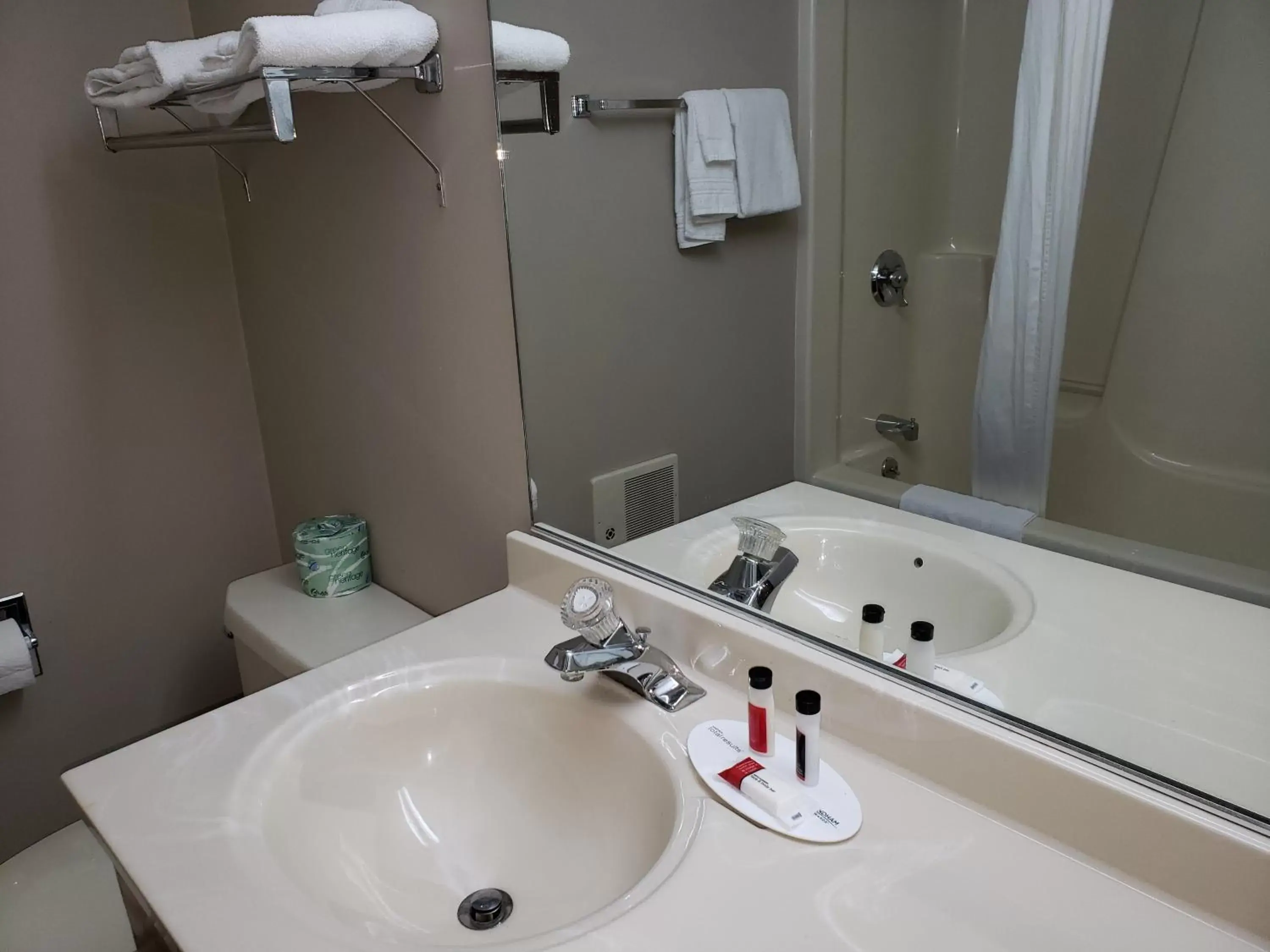 Bathroom in Super 8 by Wyndham Watseka