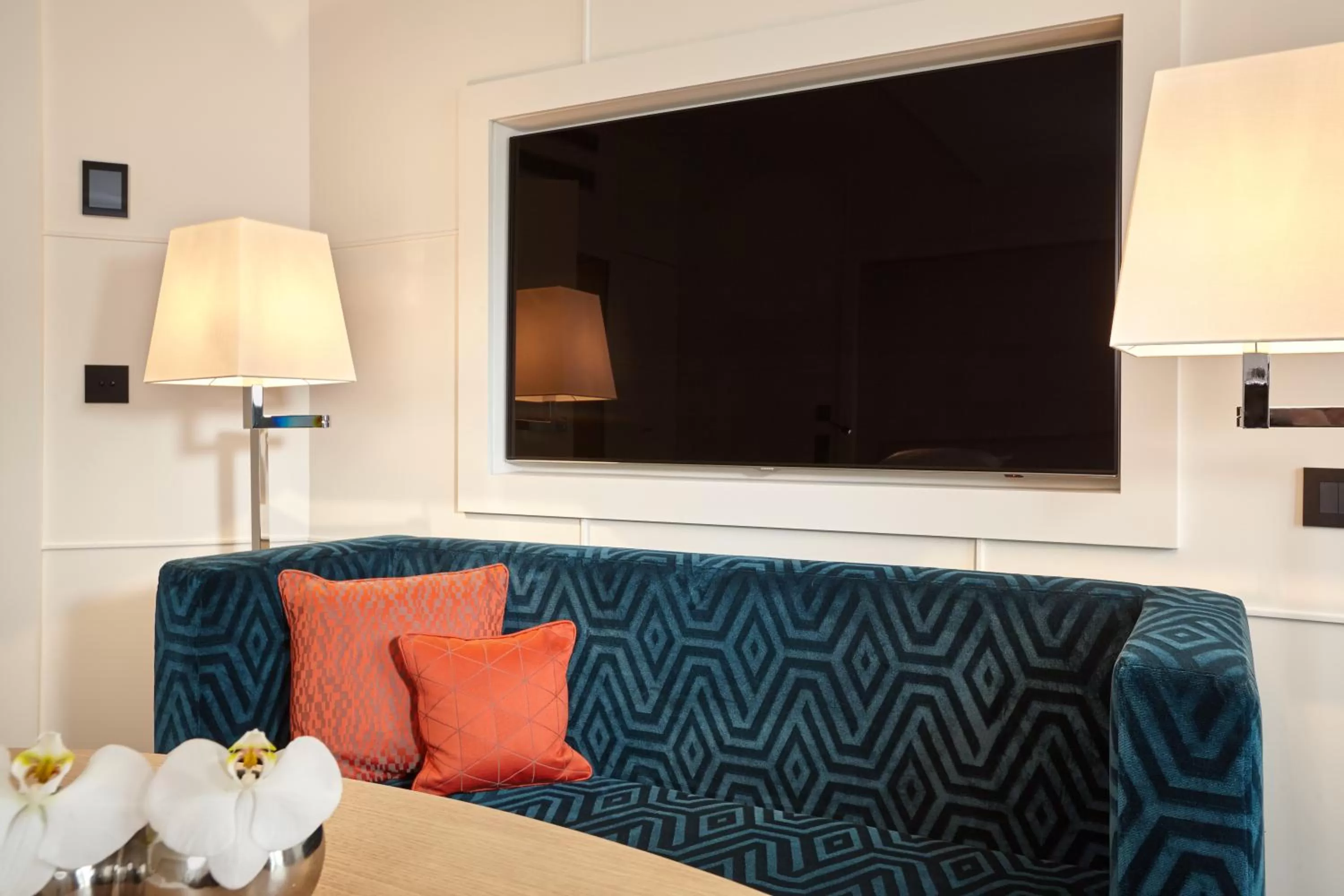 TV and multimedia in Hotel Opéra Richepanse