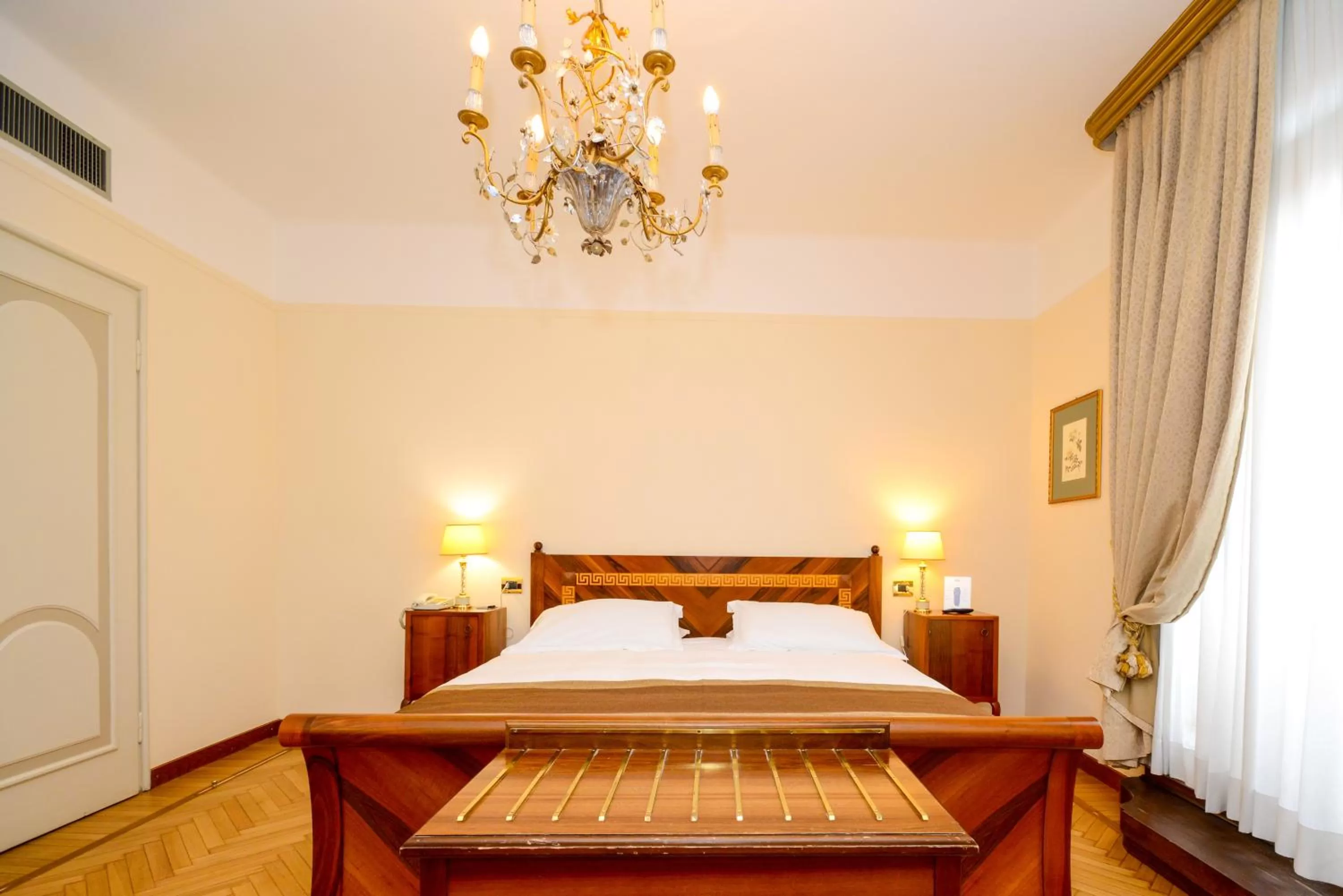 Bedroom, Bed in Hotel Vittoria