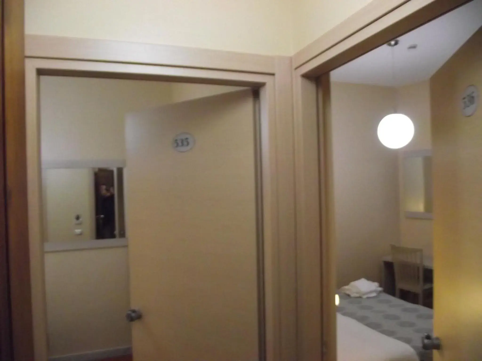 Bed, Bathroom in Hotel Elide