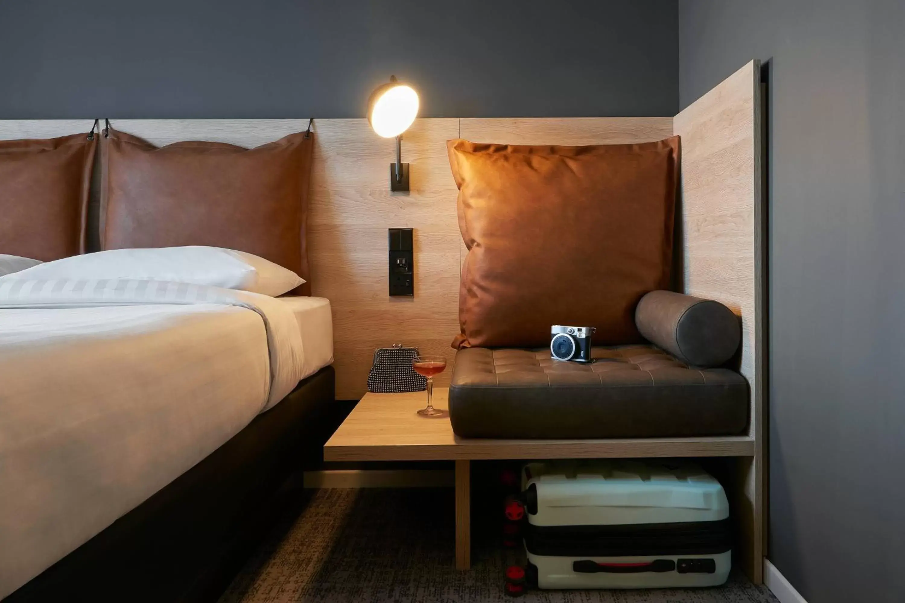 Photo of the whole room, Bed in Moxy Edinburgh Fountainbridge