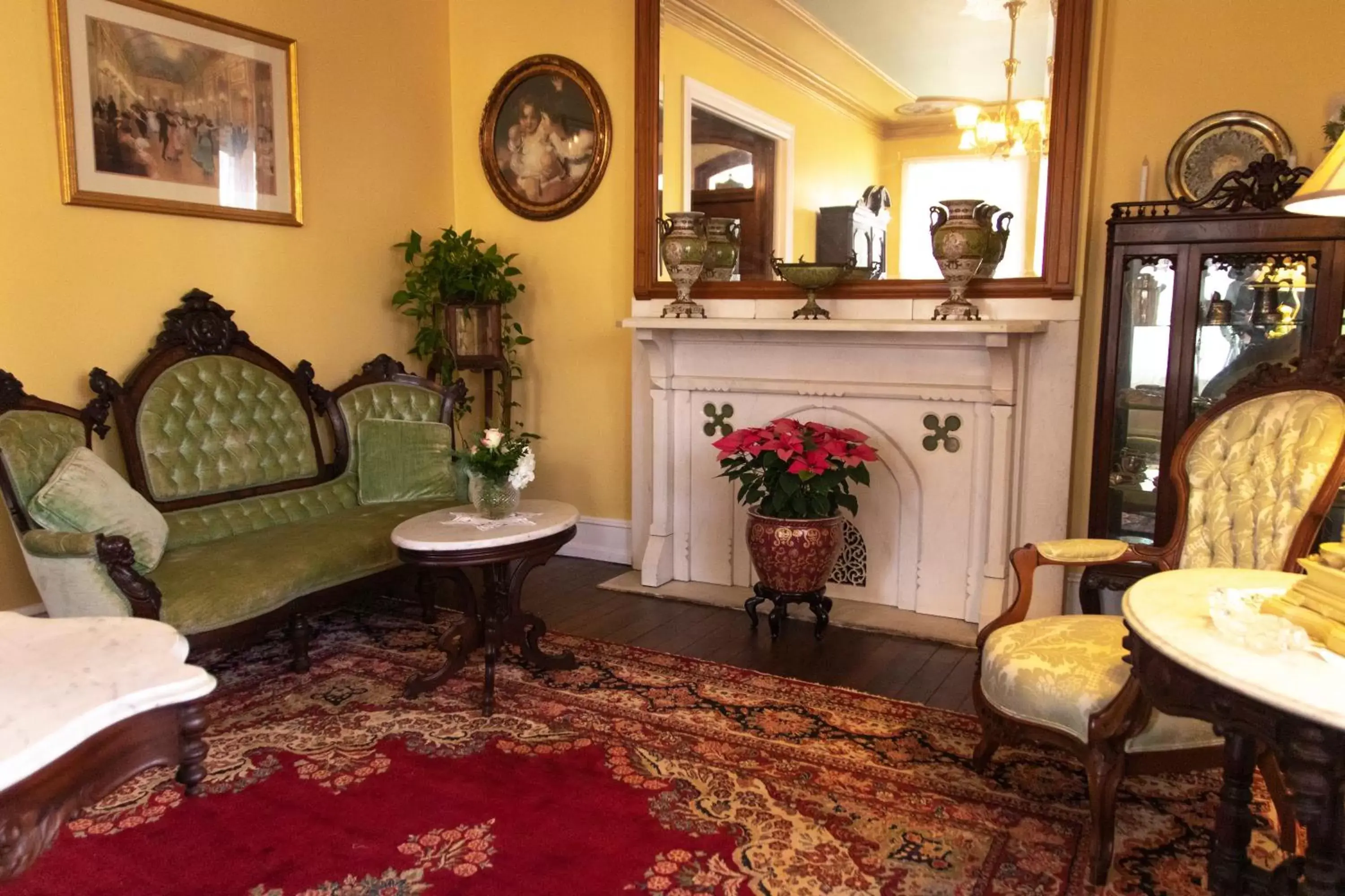 Living room, Seating Area in Gifford-Risley House Bed and Breakfast