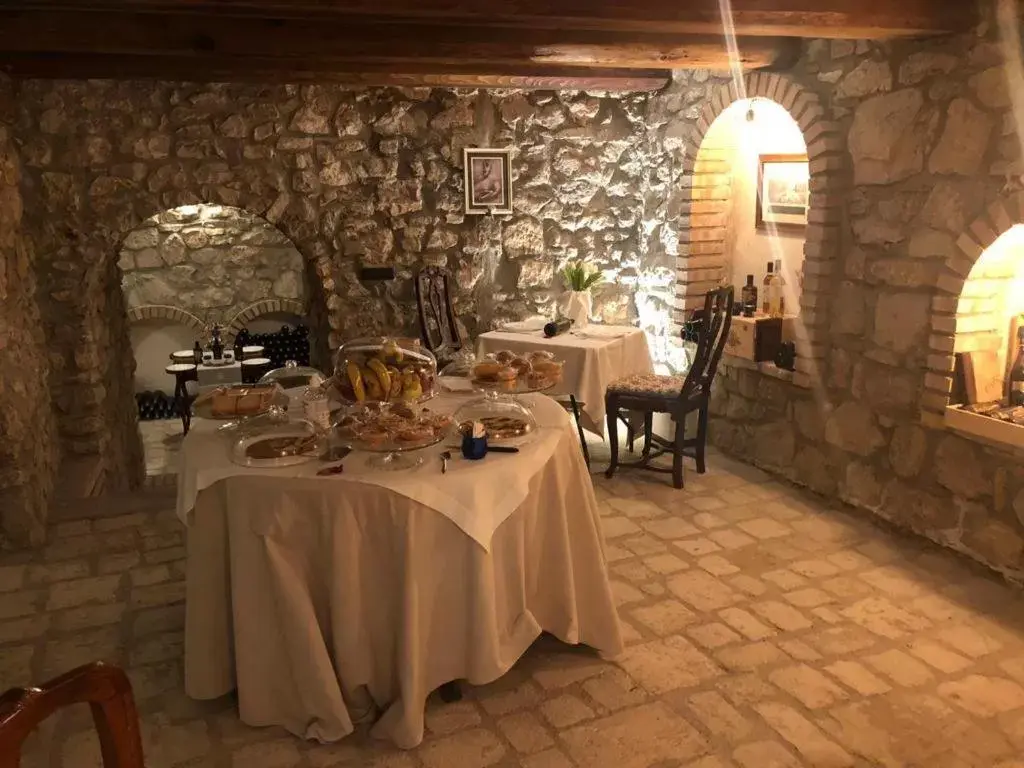 Breakfast, Restaurant/Places to Eat in b&b Antiche Dimore Taurasi