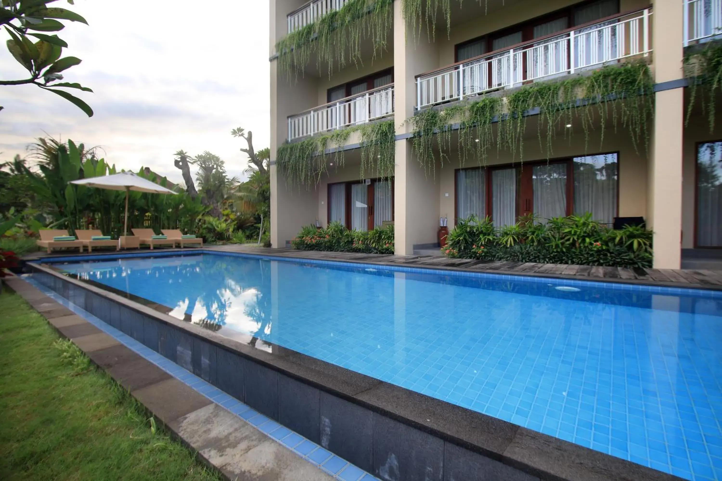 Swimming Pool in Byasa Ubud Hotel