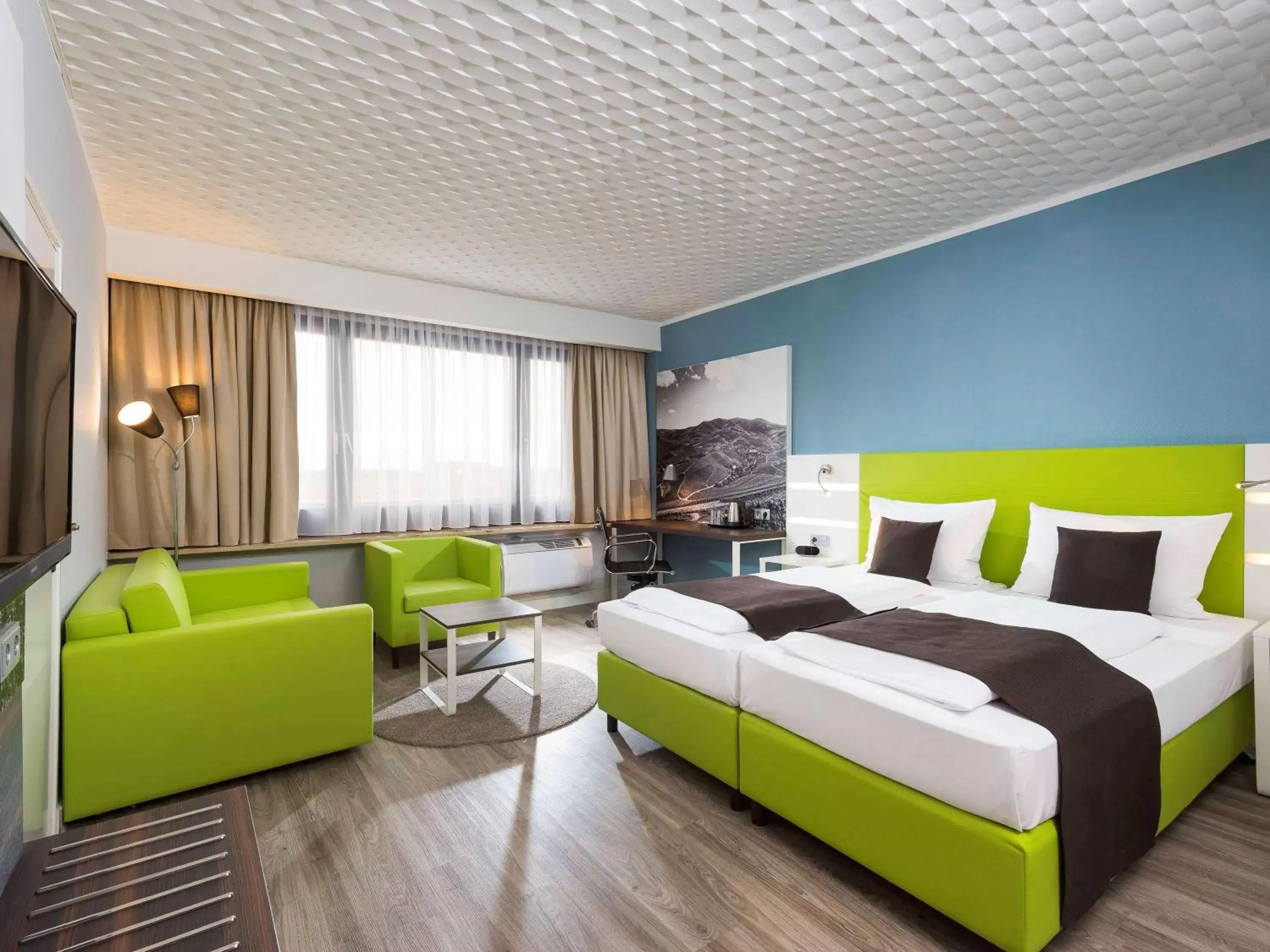 Photo of the whole room in ibis Styles Offenburg City