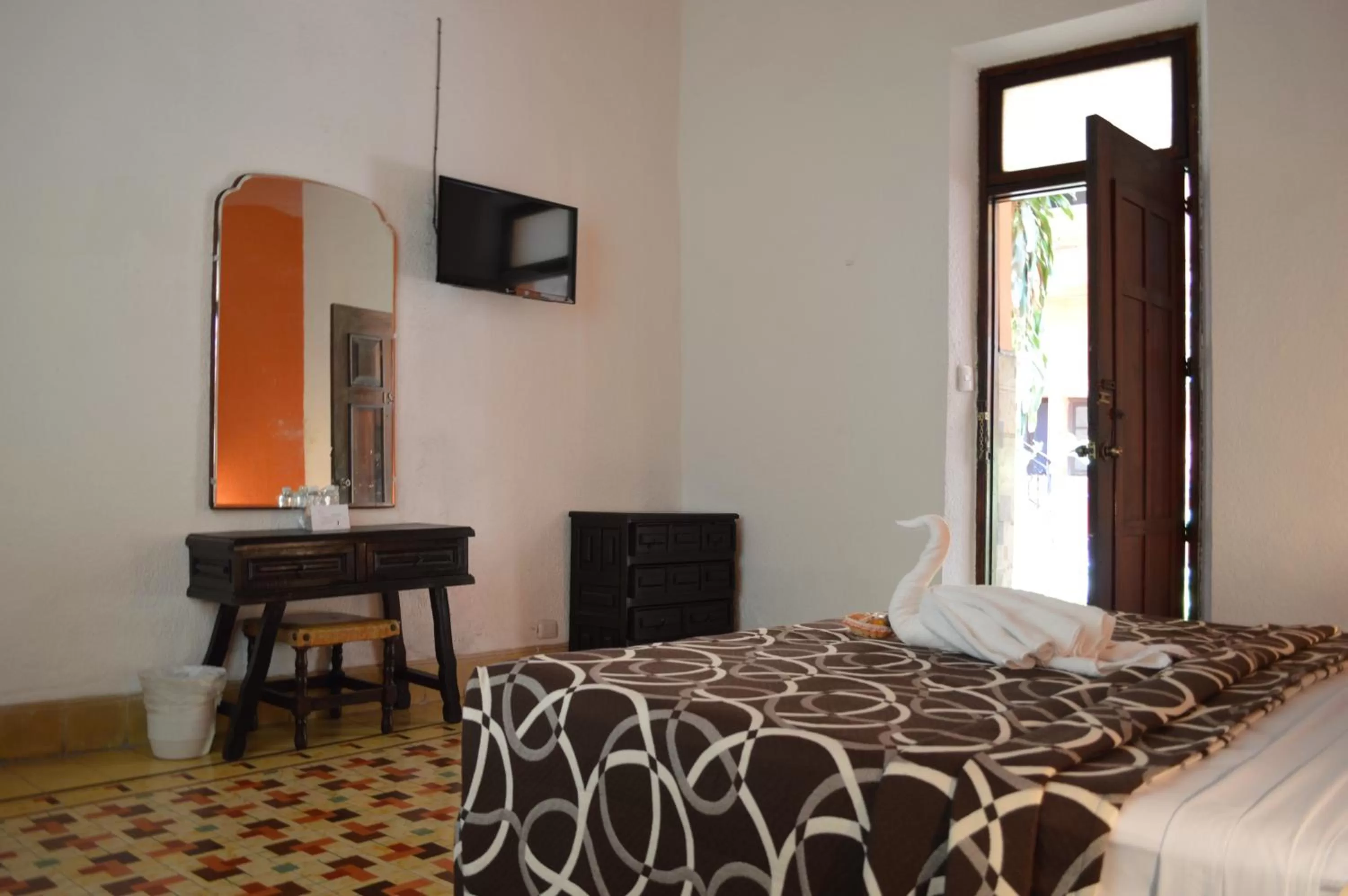 TV and multimedia, Bed in Hotel Colon Merida