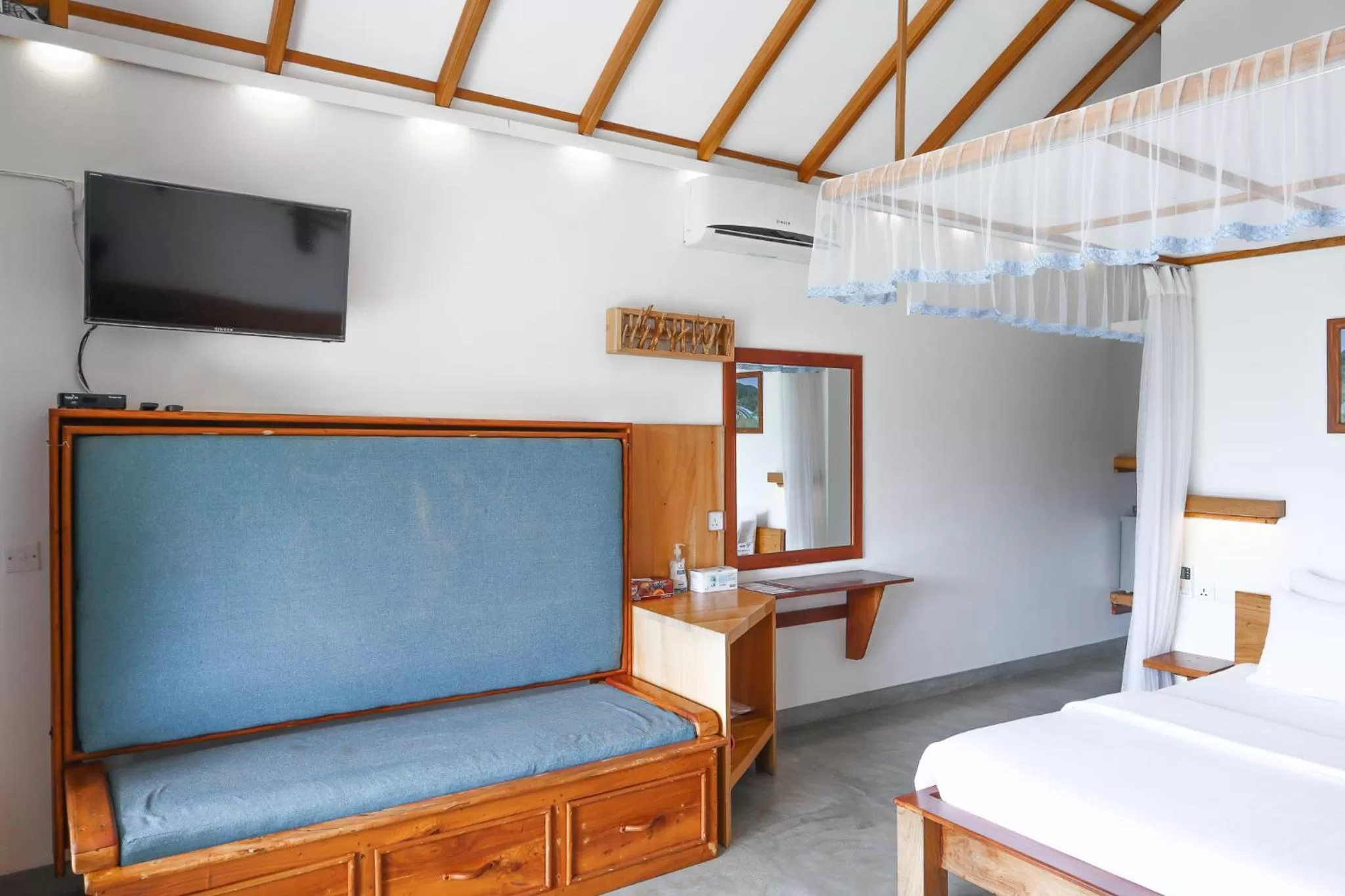 Bedroom, Bed in The One Ella