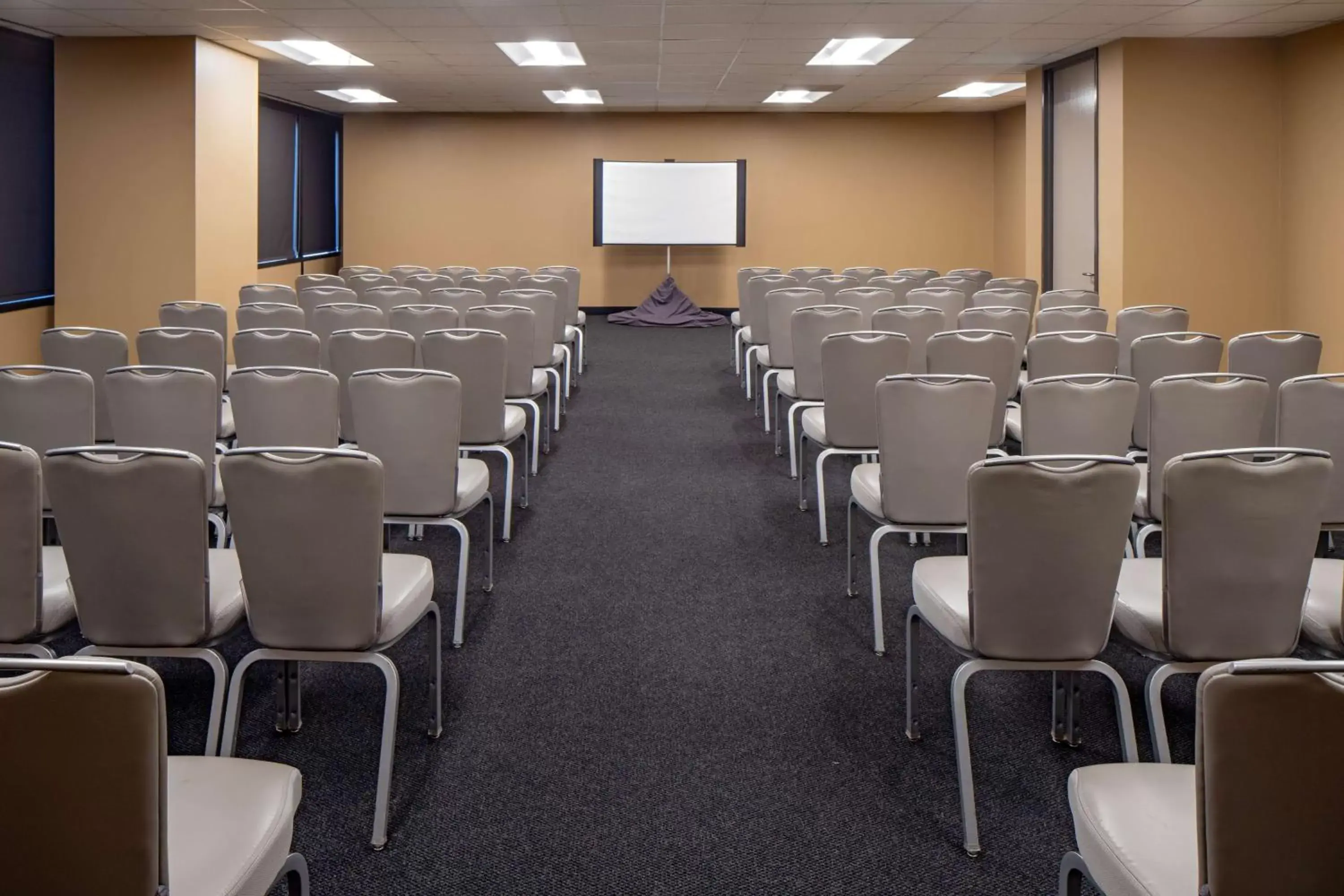 Meeting/conference room in Hyatt House New Orleans Downtown