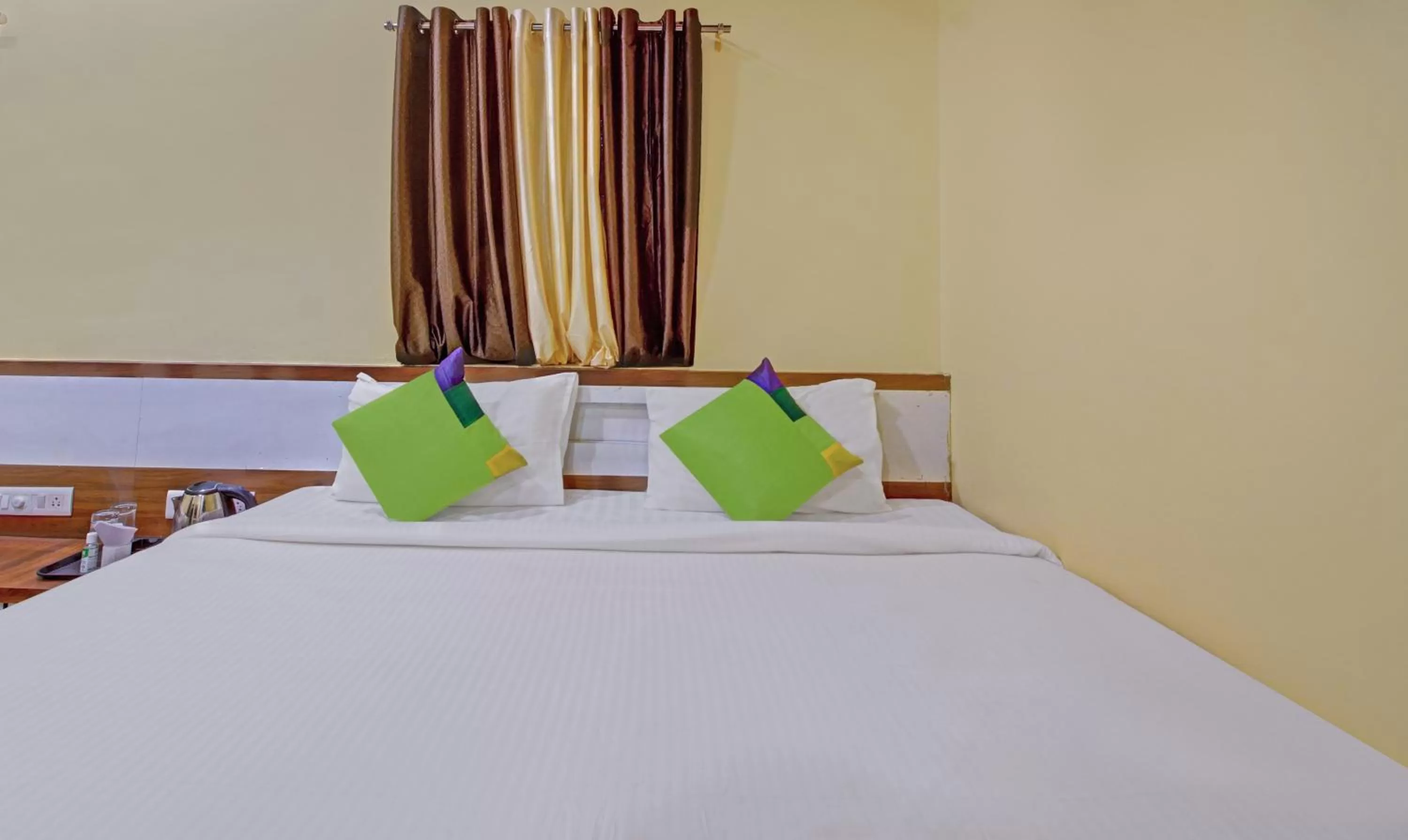 Bed in Treebo Trend Shalimar In The Forest Matheran