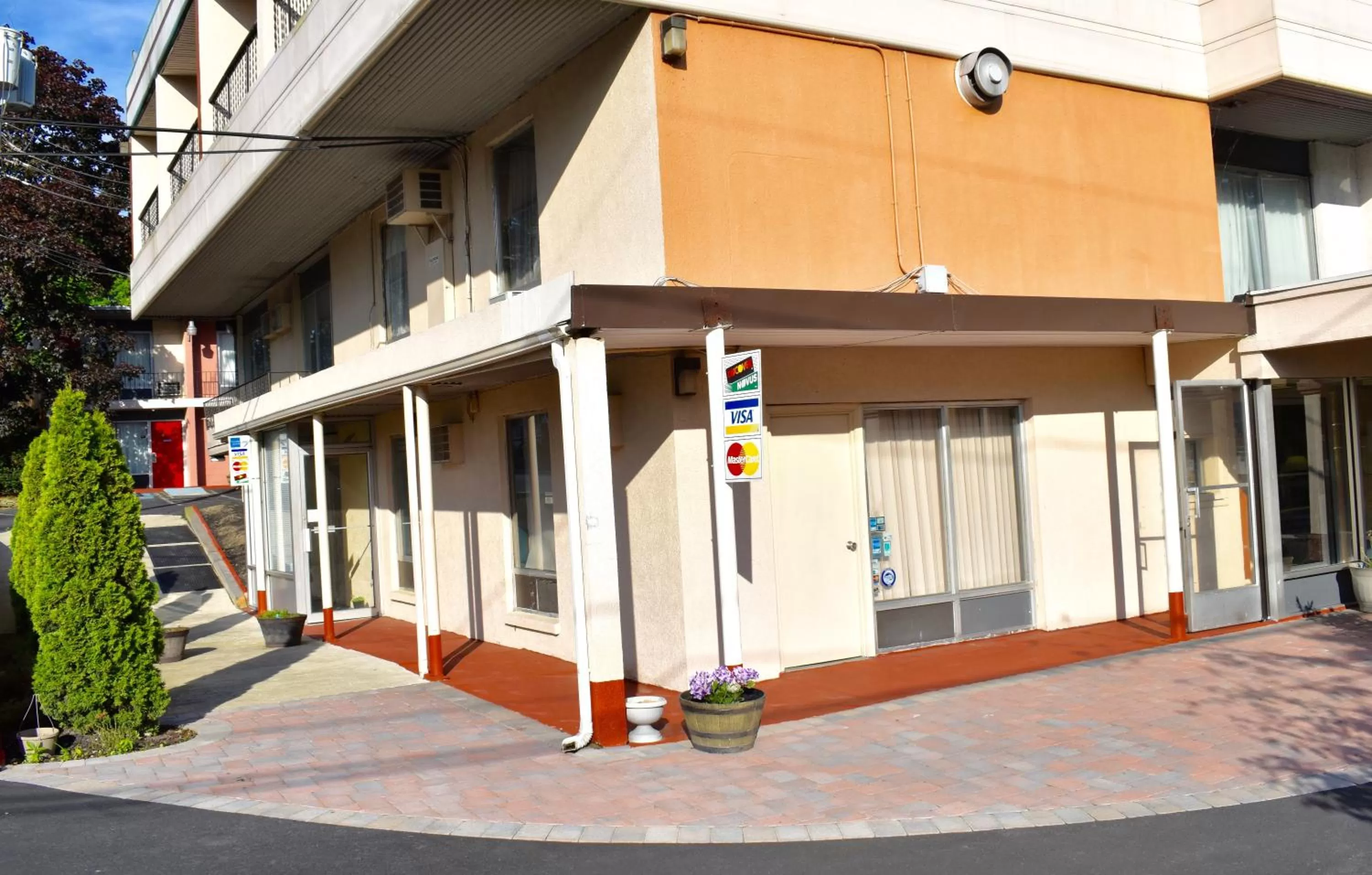 Property Building in Bridge Views Inn Stroudsburg