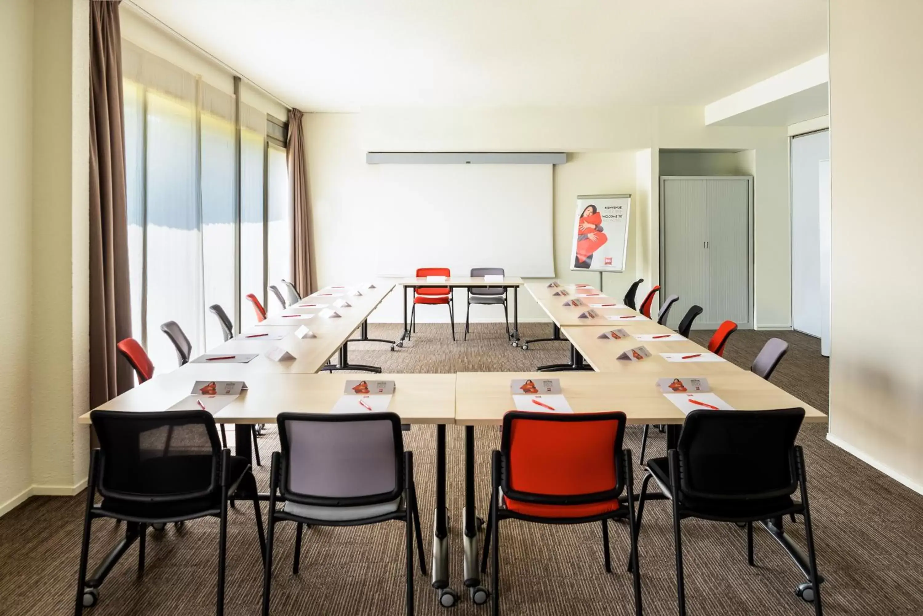 Meeting/conference room in ibis Paris Marne la Vallee Emerainville