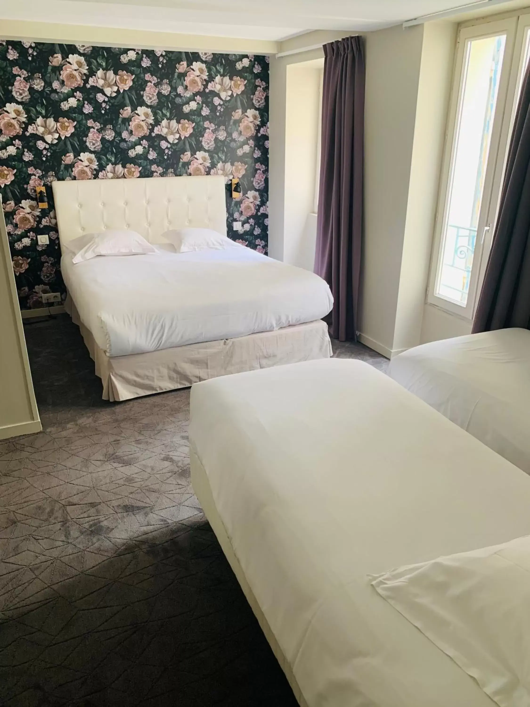 Bed in Hôtel Central