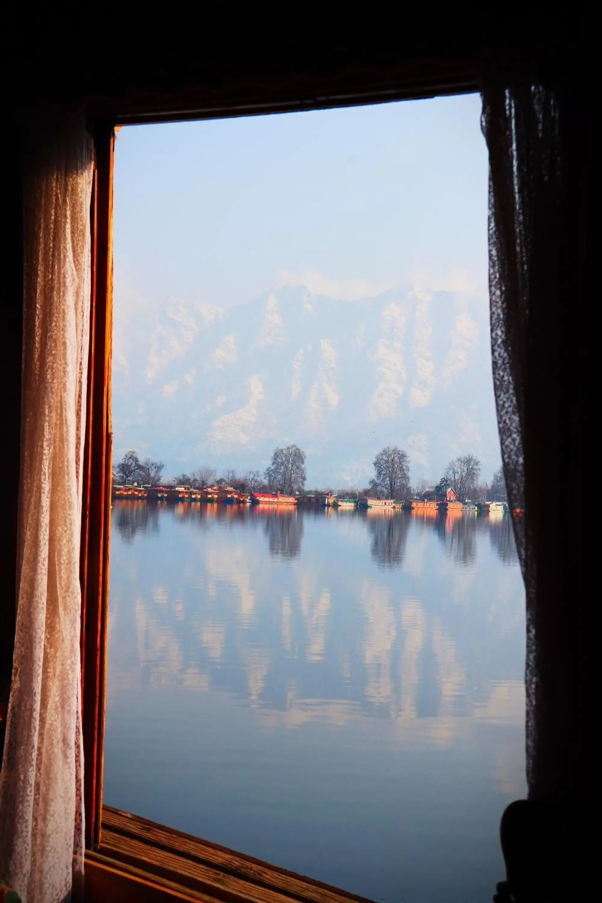Lake view in Wangnoo Heritage Houseboats Lake view in Wangnoo Heritage Houseboats