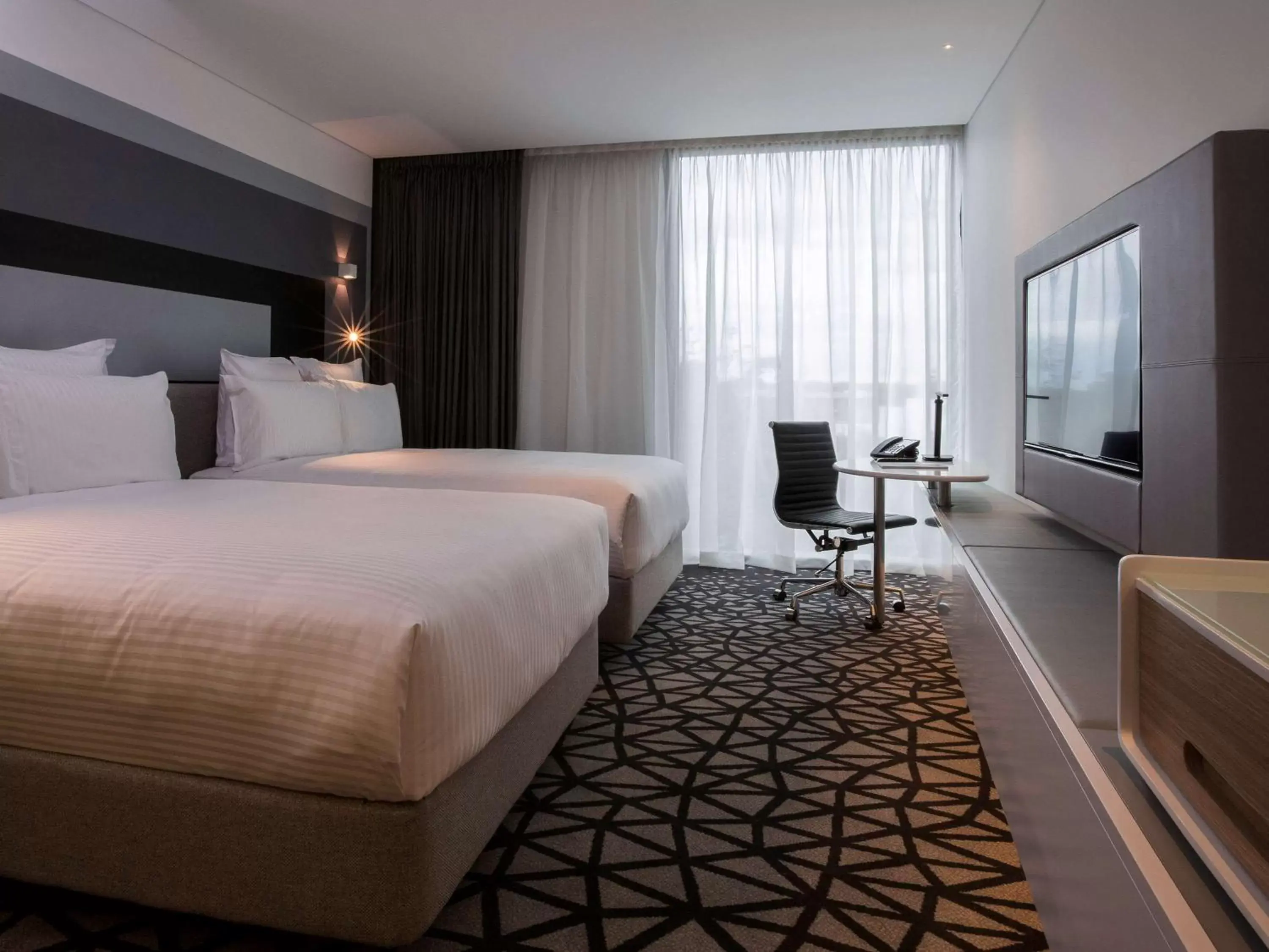 Photo of the whole room, Bed in Pullman Sydney Airport