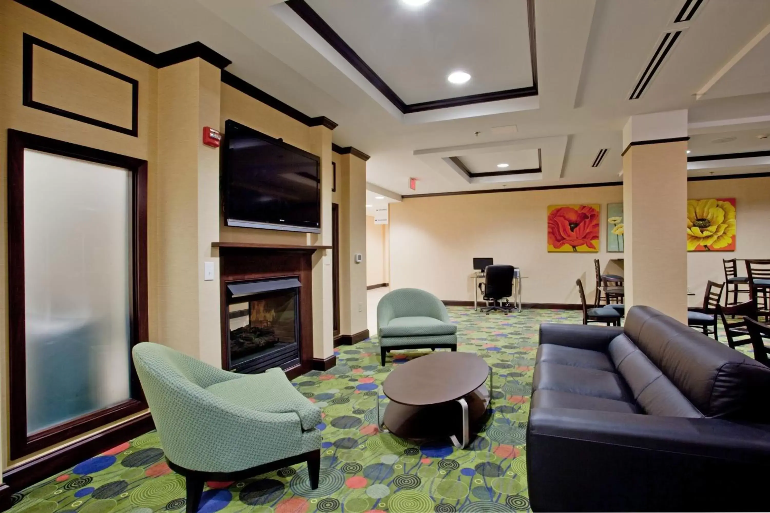 Breakfast, Seating Area in Holiday Inn Express Hotel Raleigh Southwest, an IHG Hotel