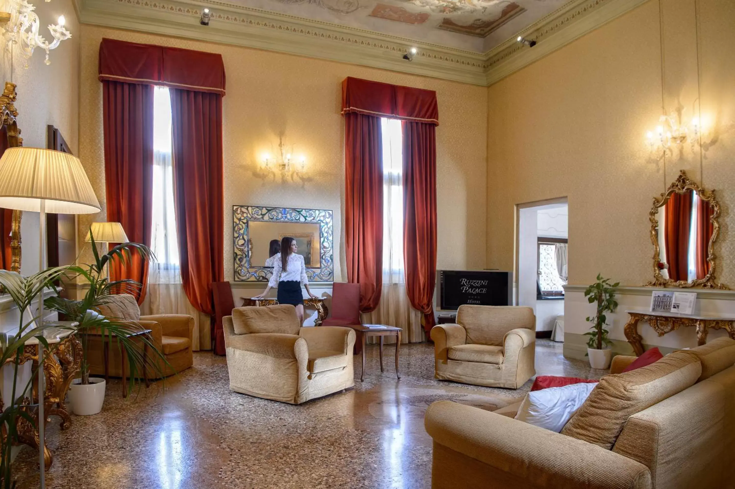 Decorative detail, Lobby/Reception in Ruzzini Palace Hotel