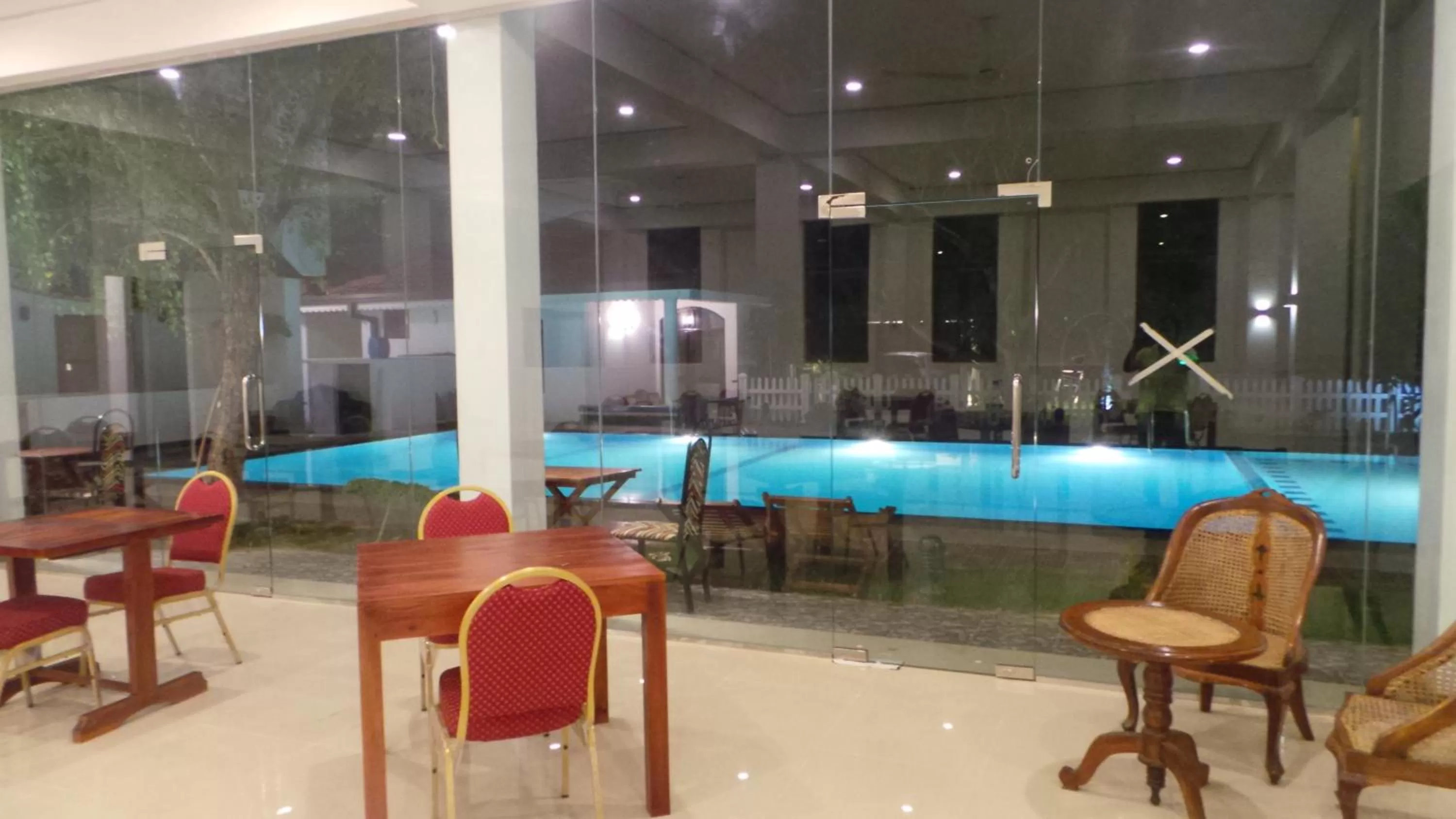 Restaurant/places to eat, Swimming Pool in WindMill Beach Villa and Hotel