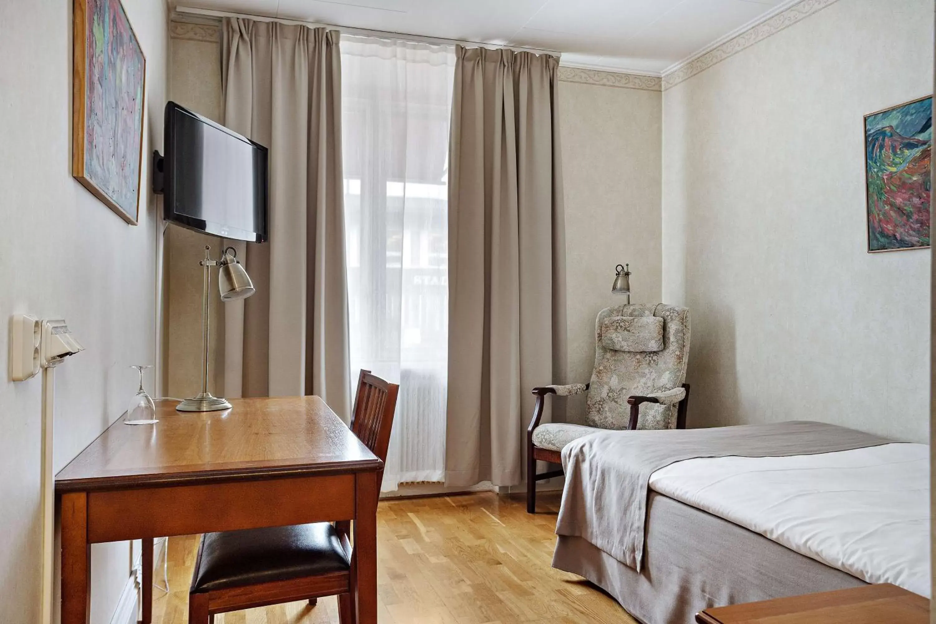 Bedroom, TV/Entertainment Center in Amals Stadshotell, Sure Hotel Collection by Best Western