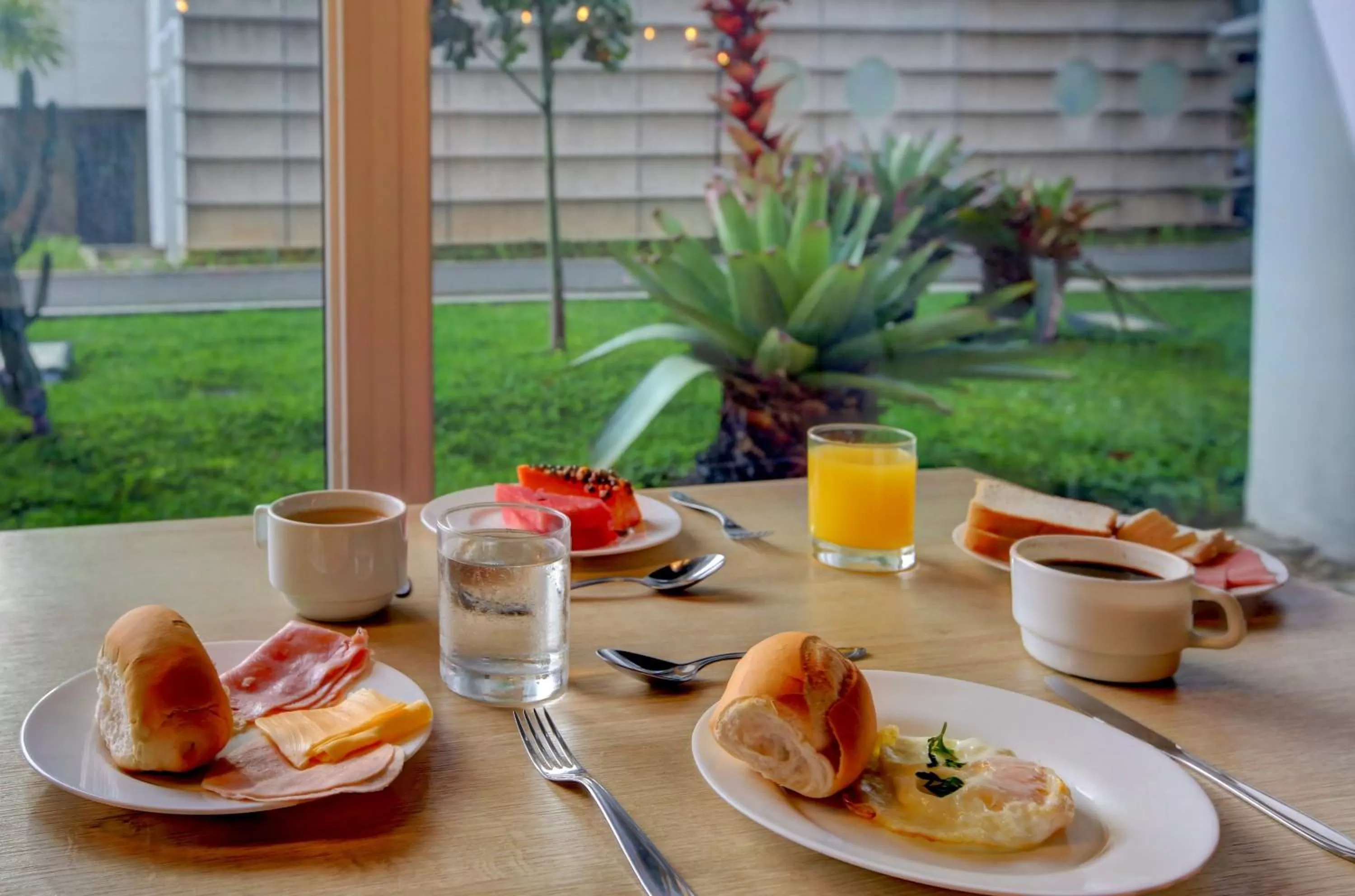 Continental breakfast in ibis budget Tambore