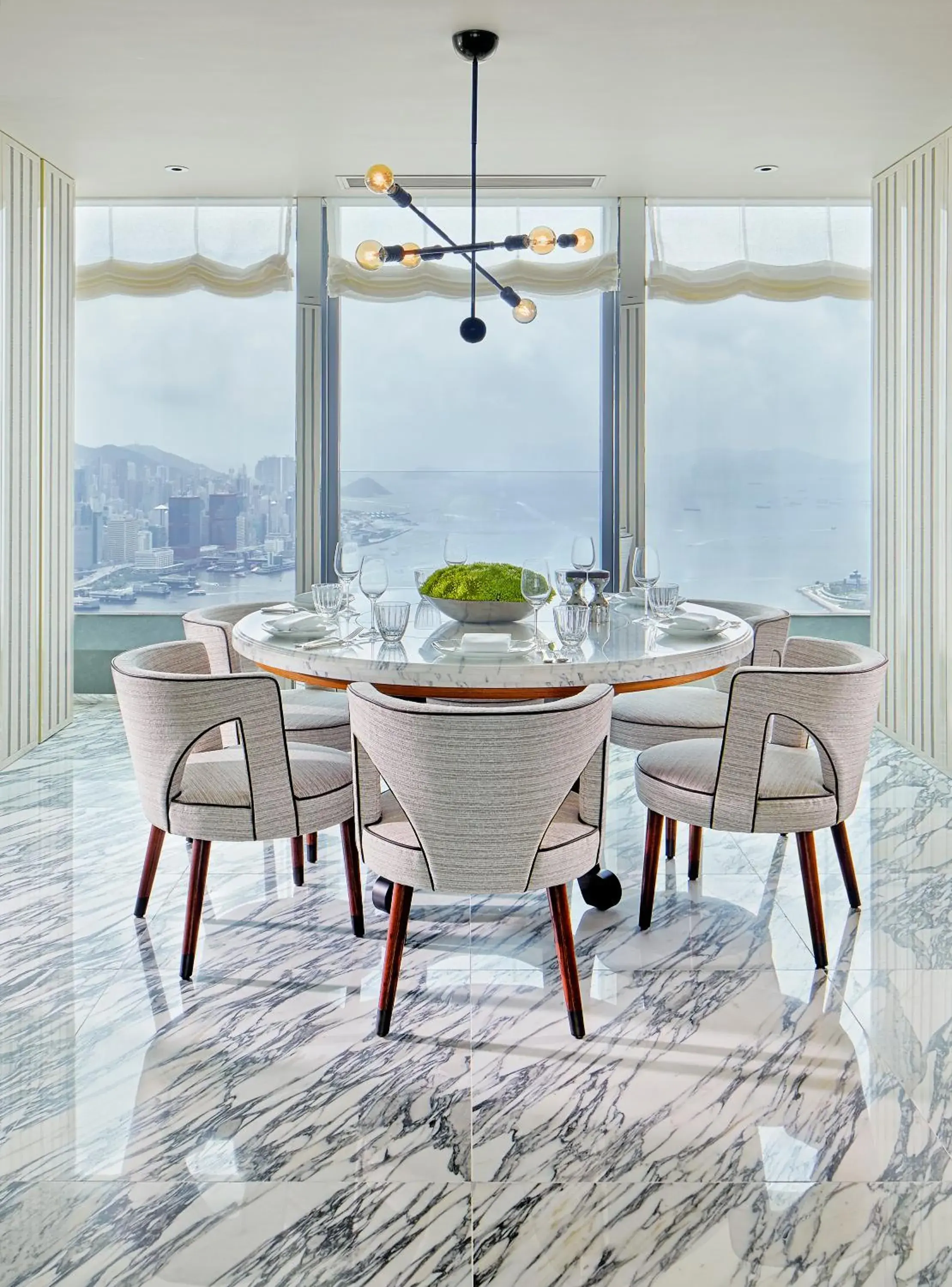 Dining Area in Rosewood Hong Kong