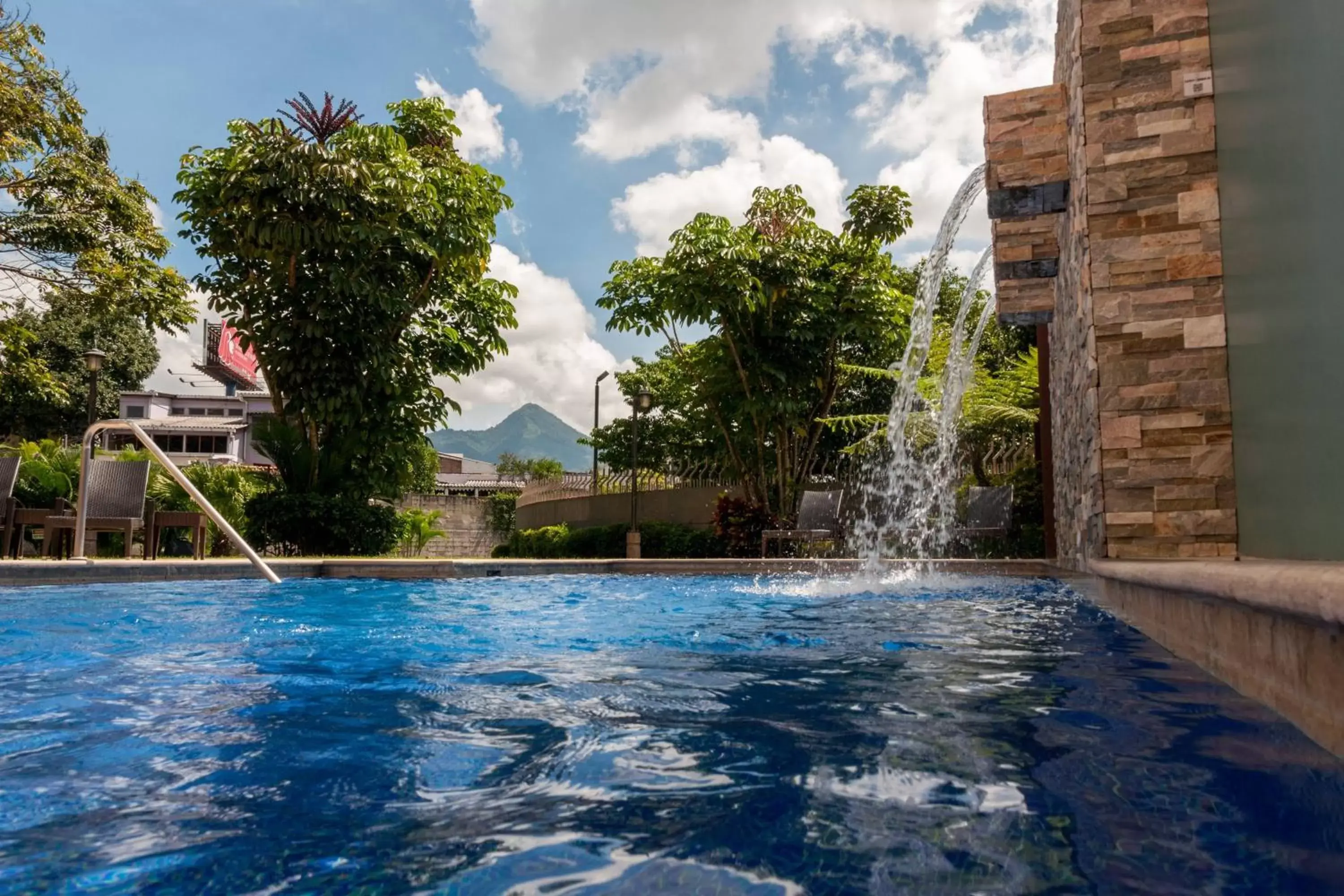 Swimming Pool in Courtyard by Marriott San Salvador