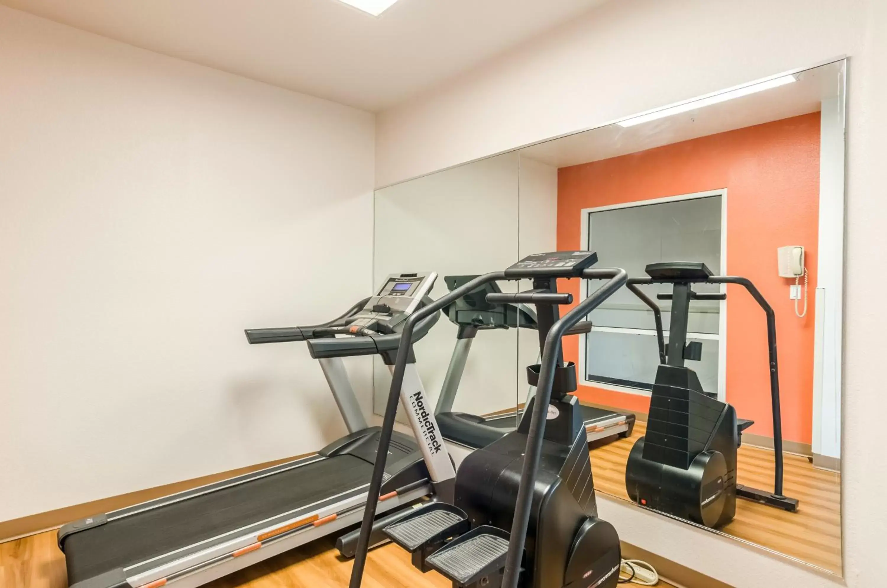 Fitness centre/facilities in Baymont by Wyndham Sheridan Fitness centre/facilities in Baymont by Wyndham Sheridan