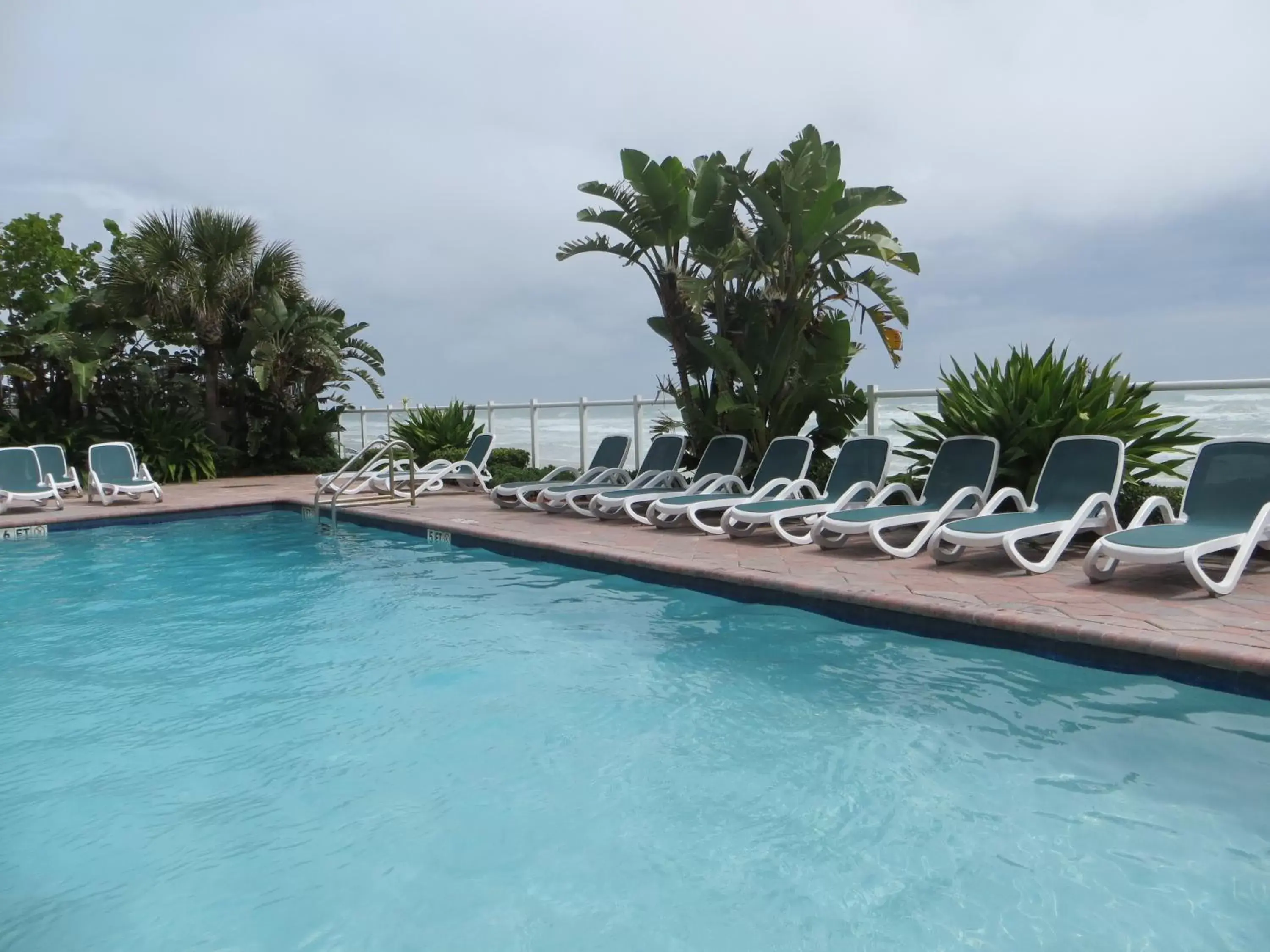 Sea view, Swimming Pool in Days Inn by Wyndham Daytona Oceanfront