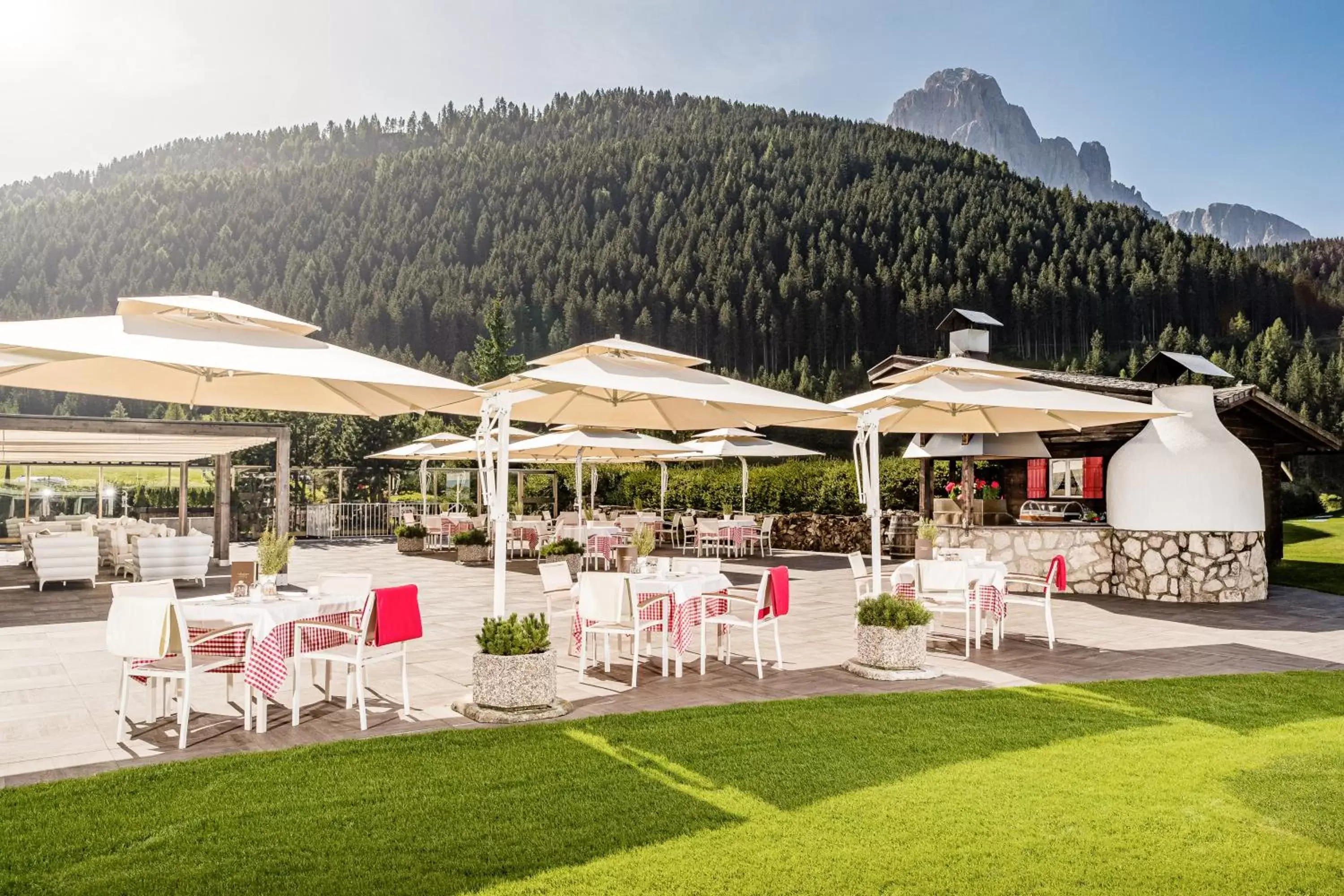 Garden view in Hotel Alpenroyal - The Leading Hotels of the World