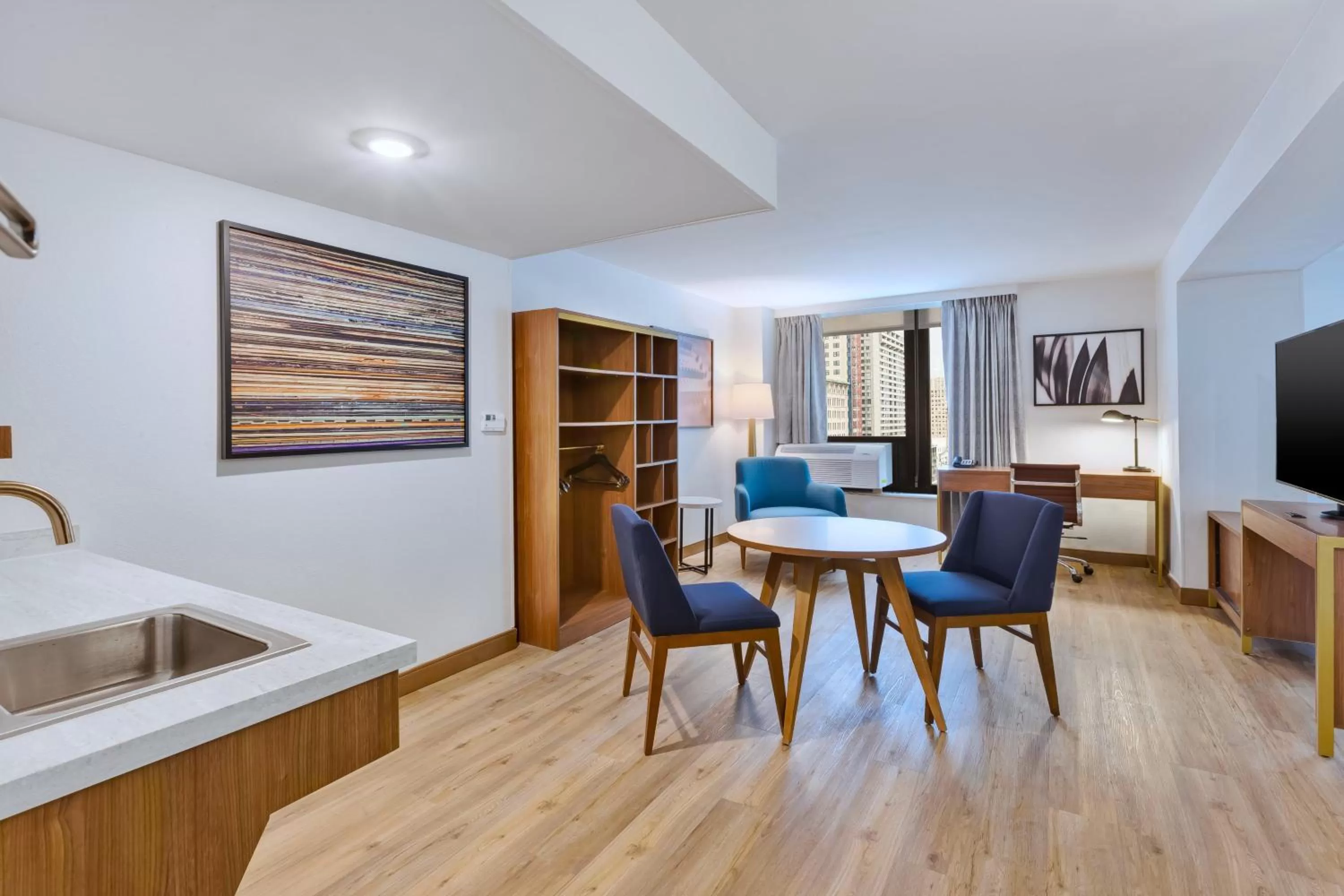 Photo of the whole room in Hotel Indigo Detroit Downtown by IHG