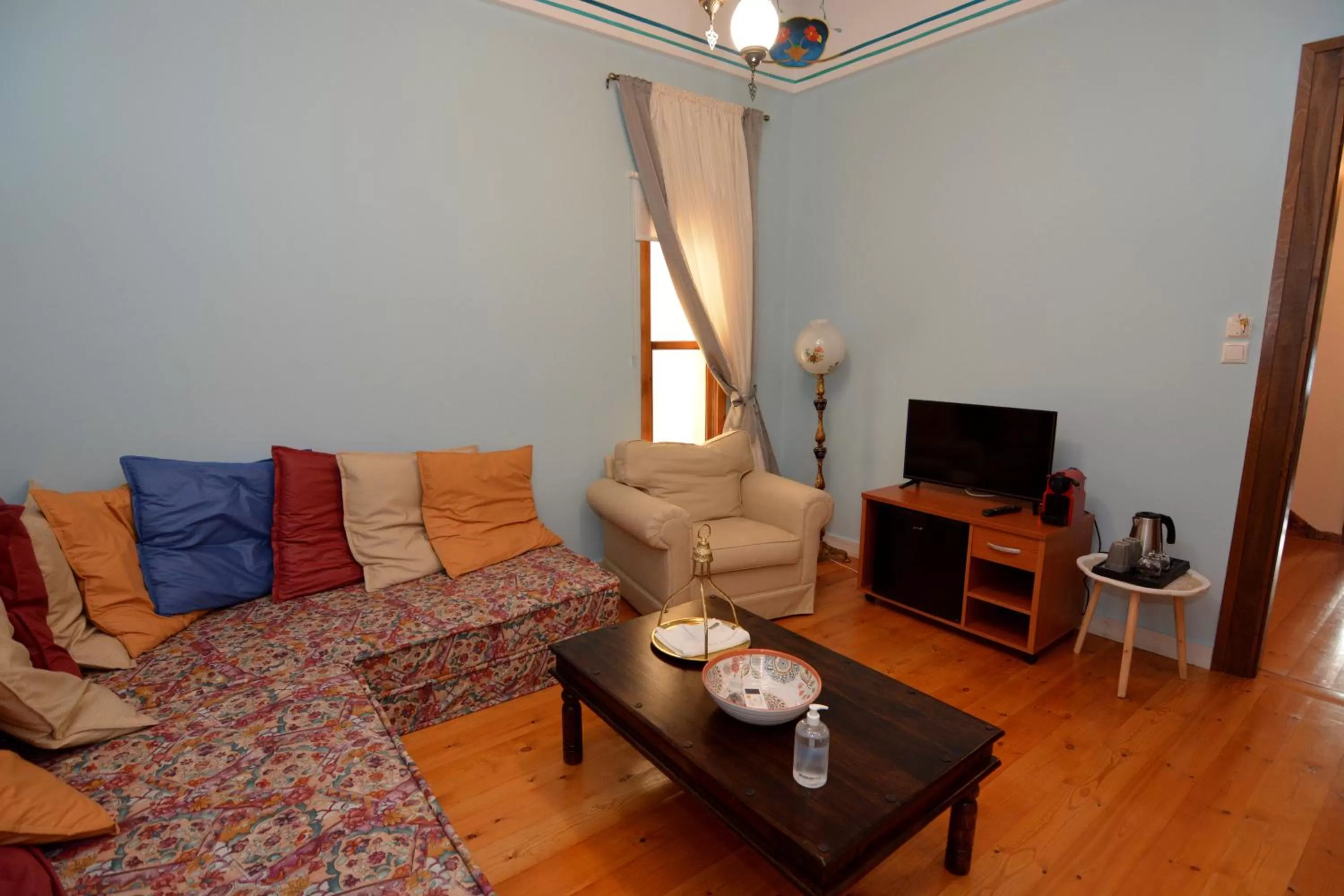 TV and multimedia in Amina Hanem Boutique Apartments