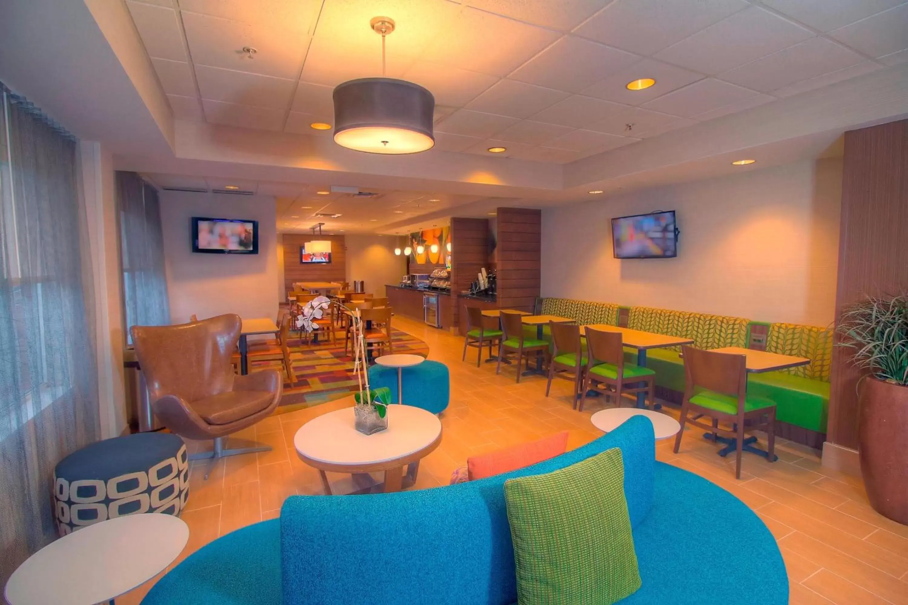 Lobby or reception, Lounge/Bar in Fairfield Inn & Suites By Marriott Jupiter