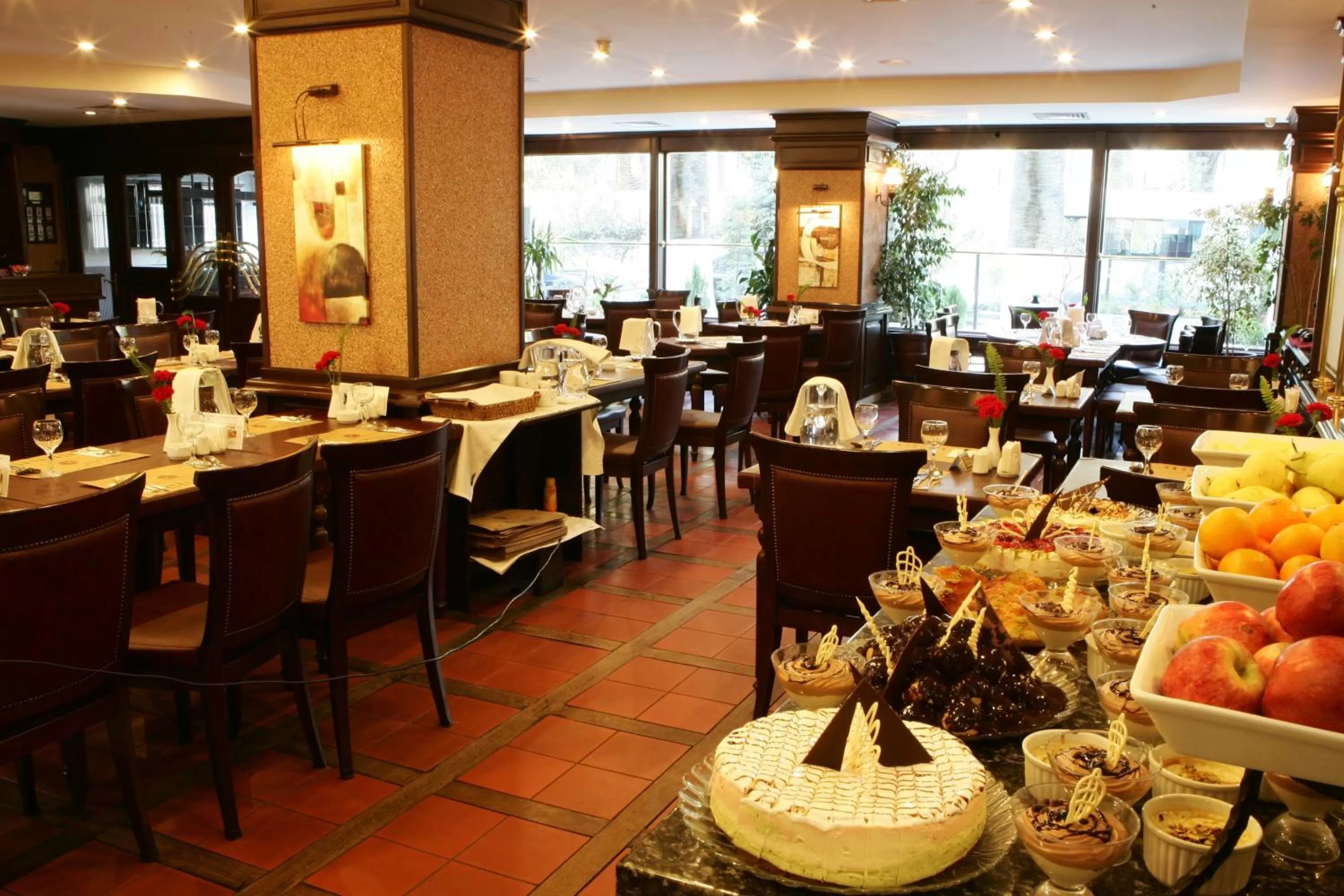 Restaurant/places to eat in Karaca Hotel