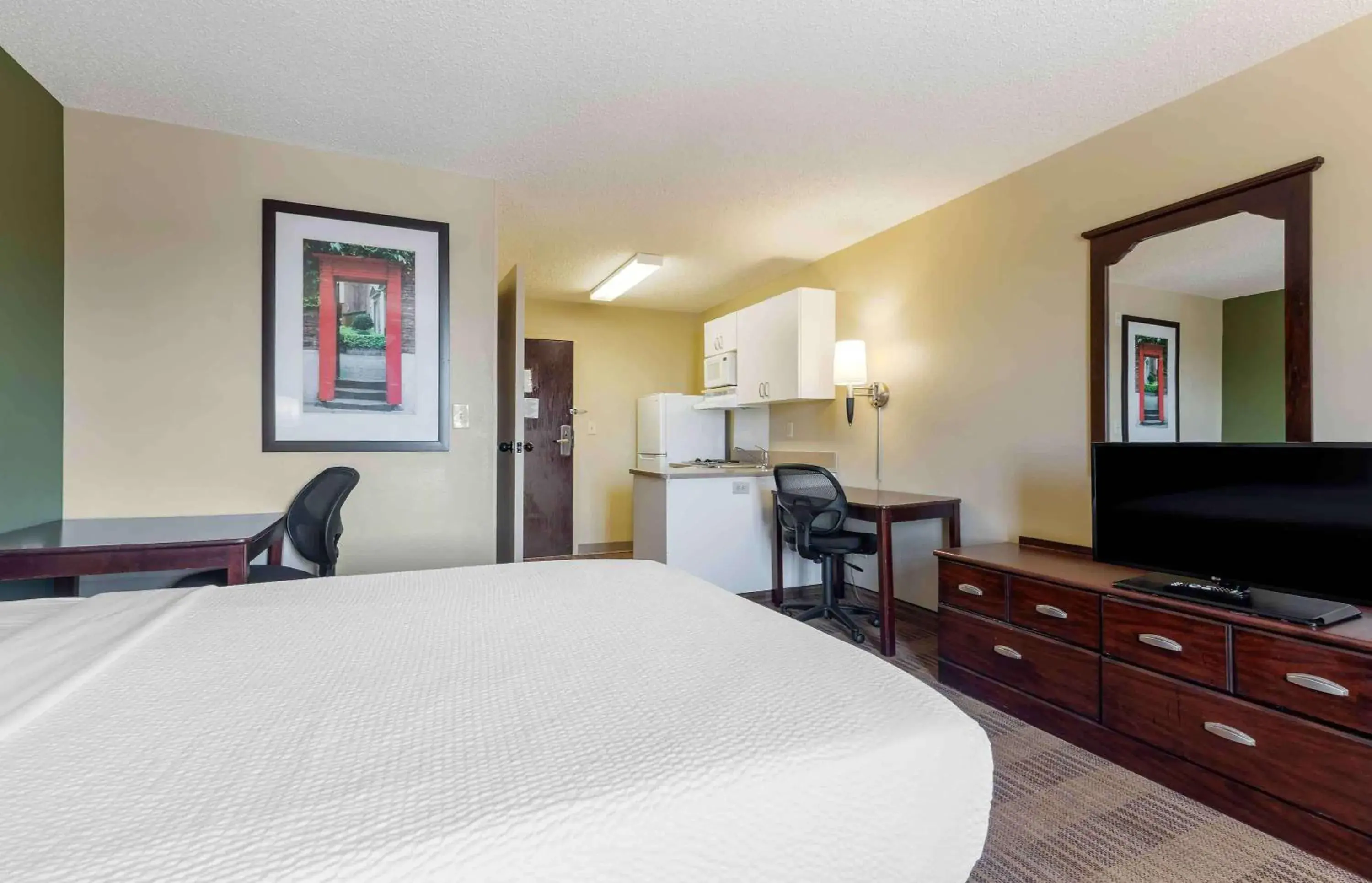 Bedroom, Bed in Extended Stay America Suites - Dallas - Greenville Avenue