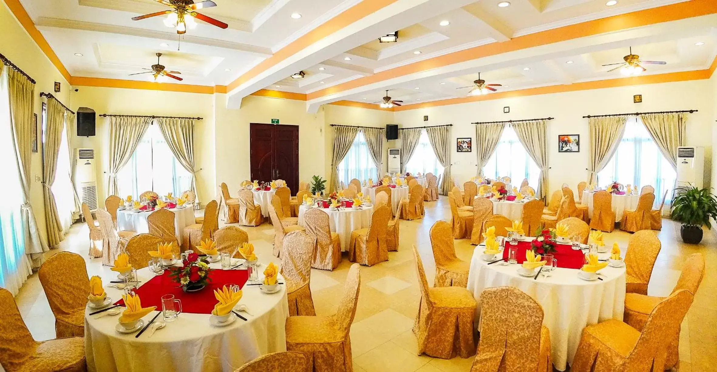 Banquet/Function facilities, Banquet Facilities in Golden Coast Resort & Spa