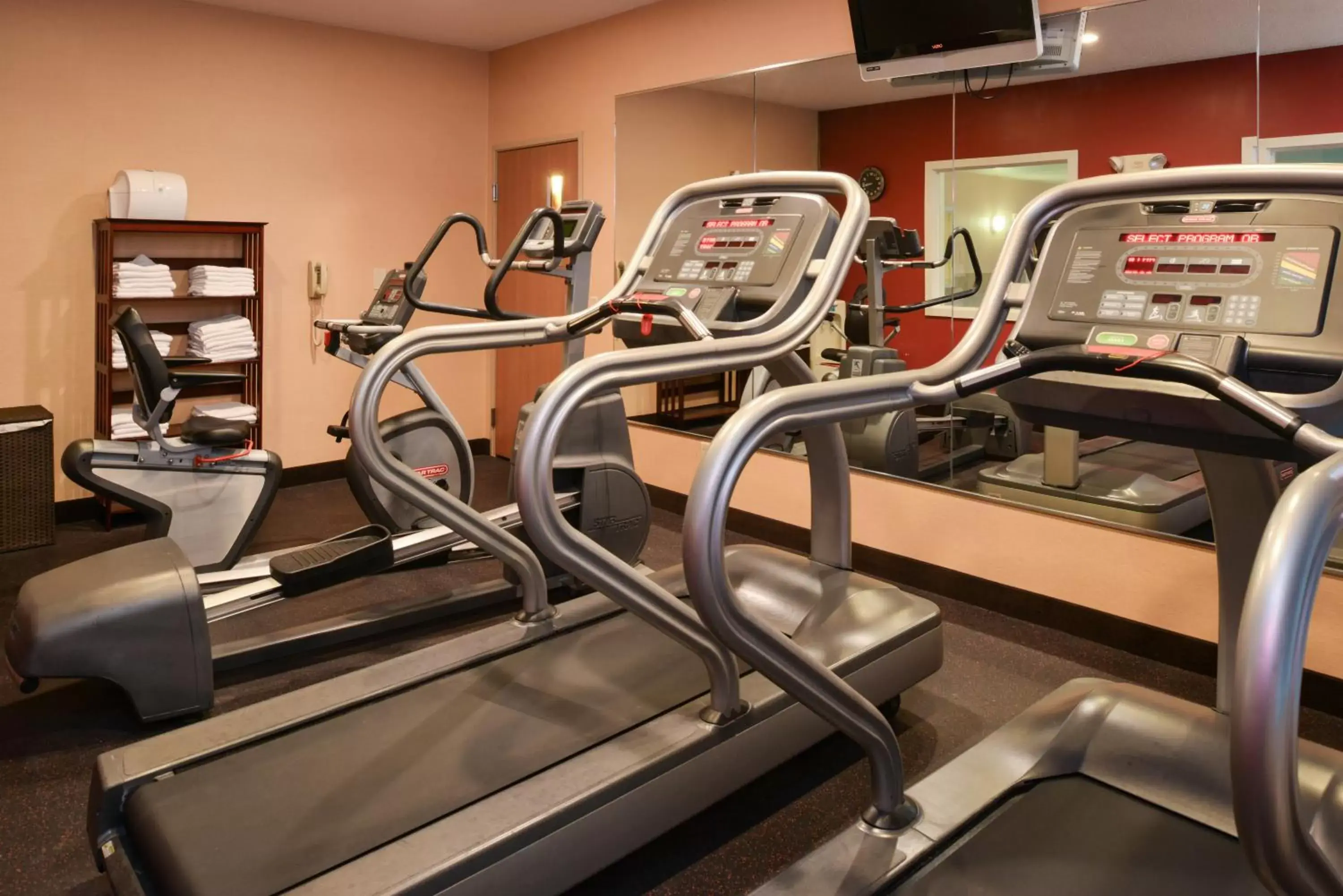 Fitness centre/facilities, Fitness Center/Facilities in Holiday Inn Express Hotel & Suites Lancaster-Lititz, an IHG Hotel