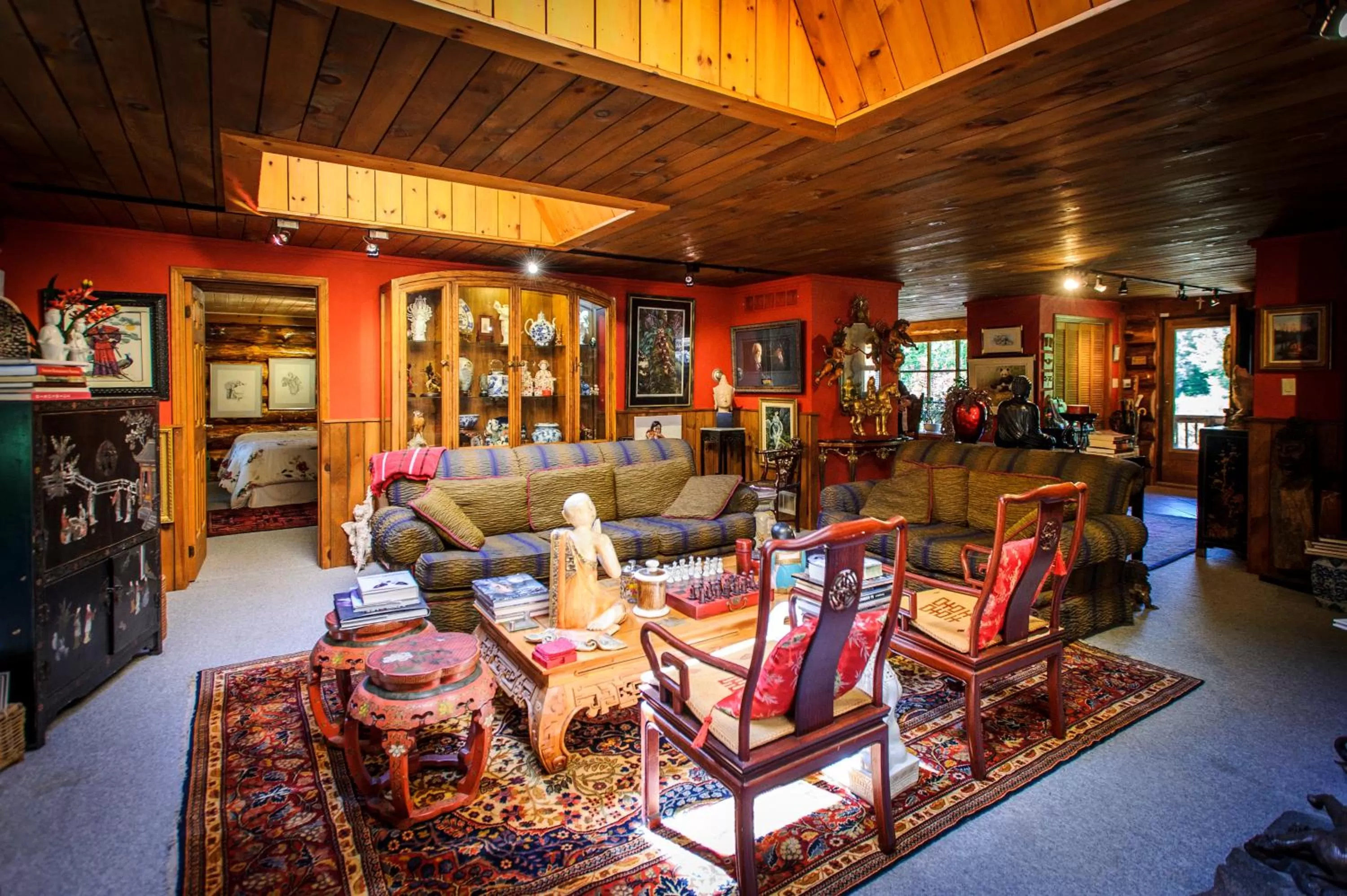 Library, Restaurant/Places to Eat in Shambhala Bed and Breakfast