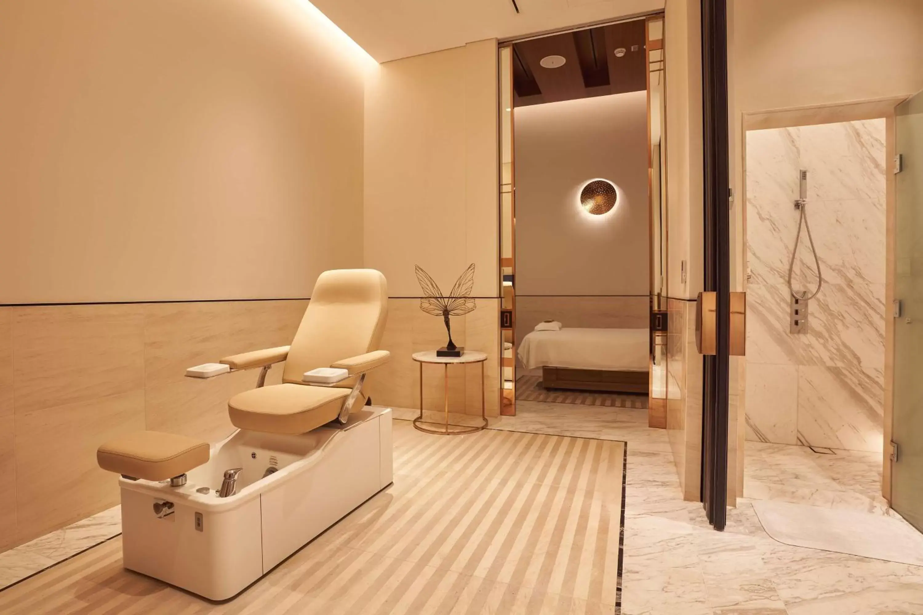 Spa and wellness centre/facilities, Bathroom in Waldorf Astoria Dubai International Financial Centre