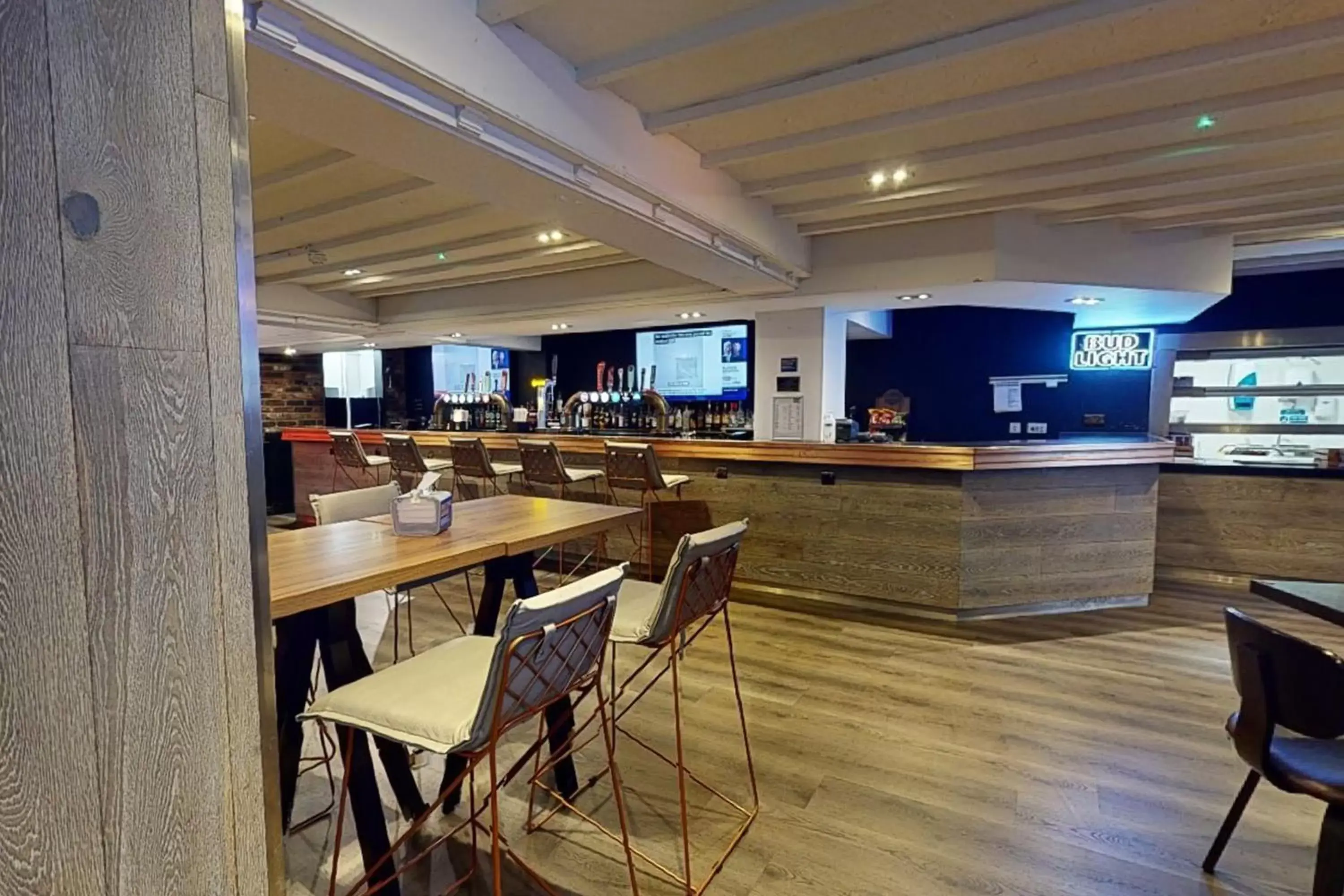 Restaurant/places to eat, Lounge/Bar in Village Hotel Manchester Hyde