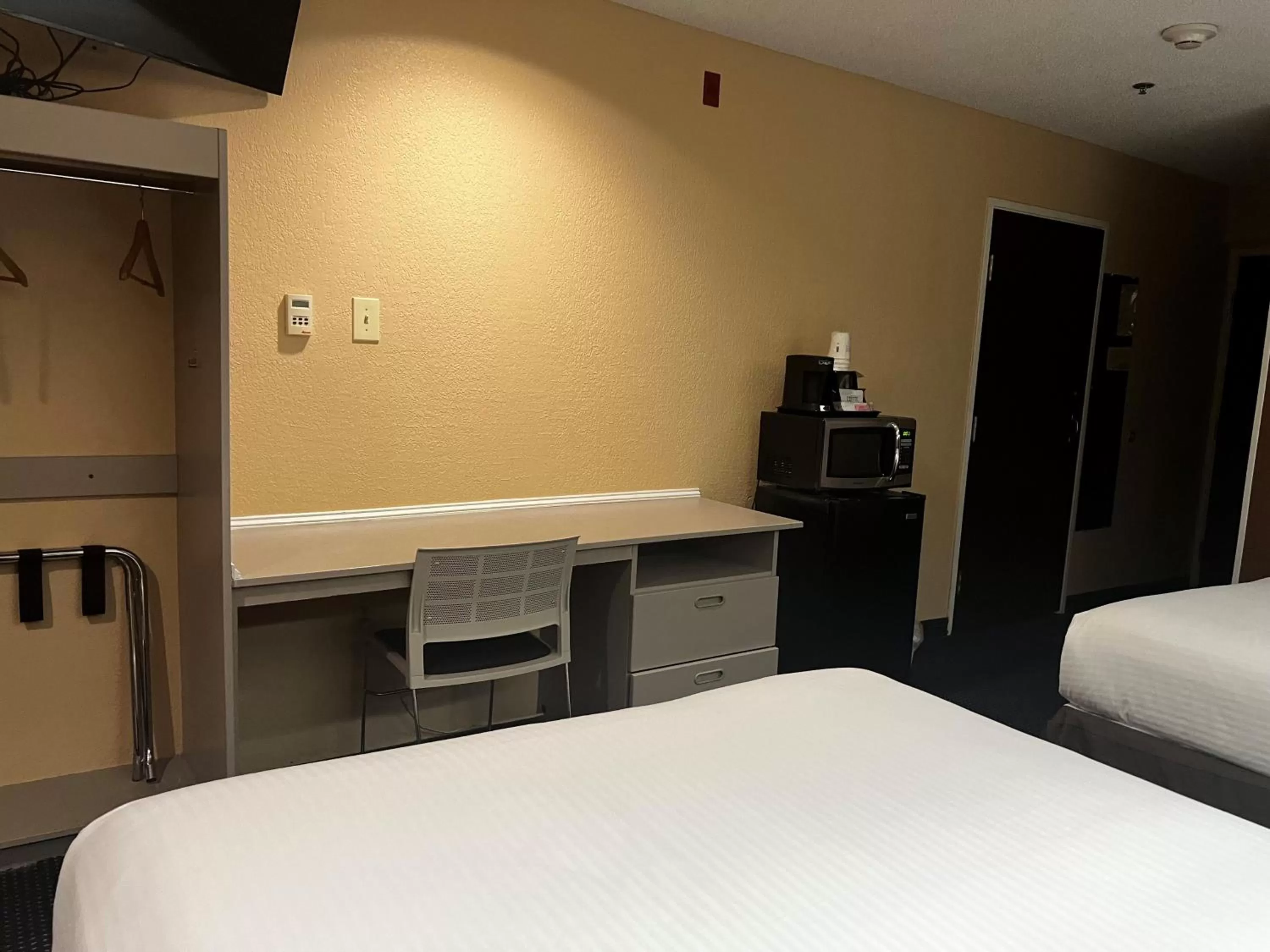 Bedroom, Bed in Microtel Inn & Suites by Wyndham Houston/Webster/Nasa/Clearlake