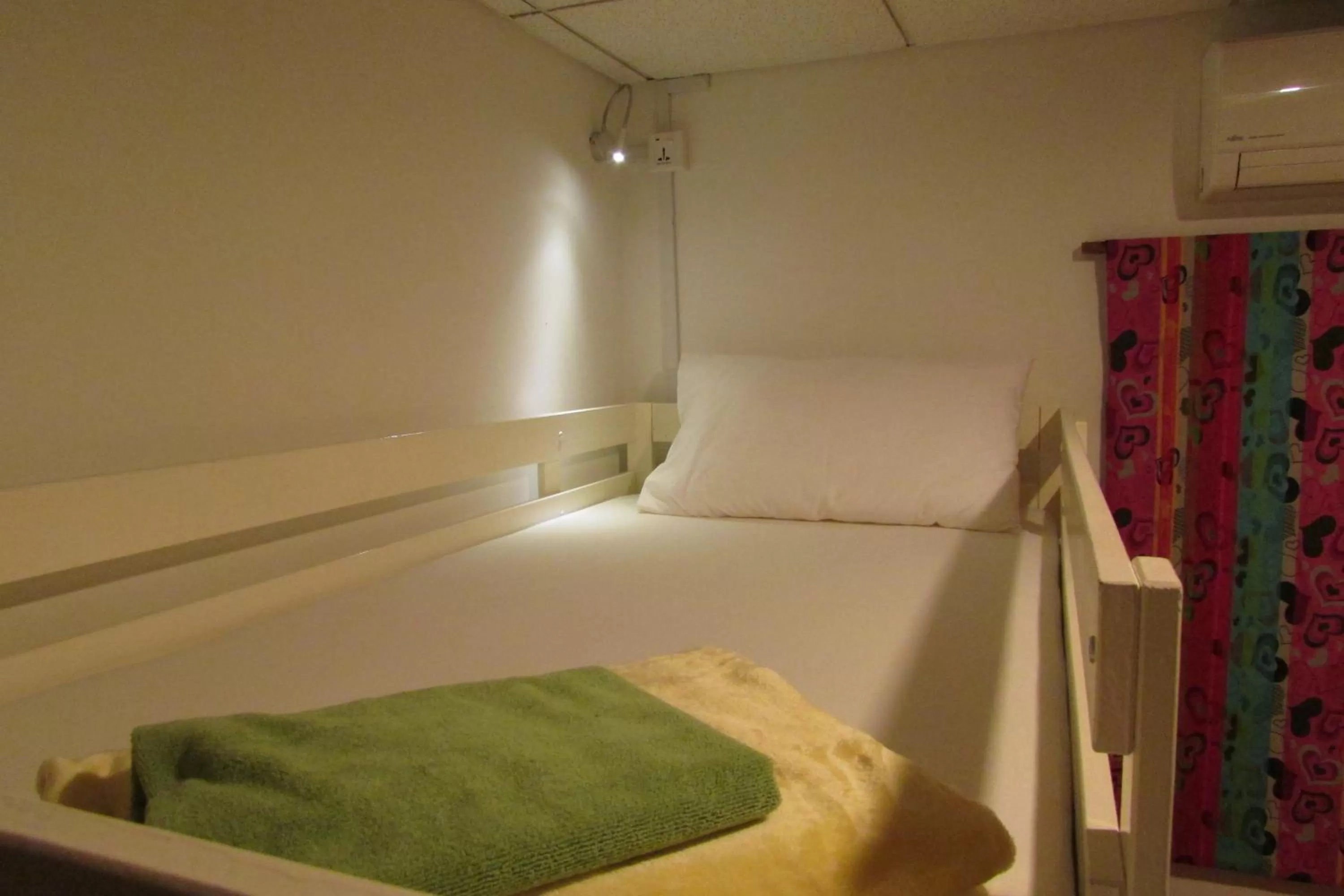 bunk bed, Bed in The Bohemian