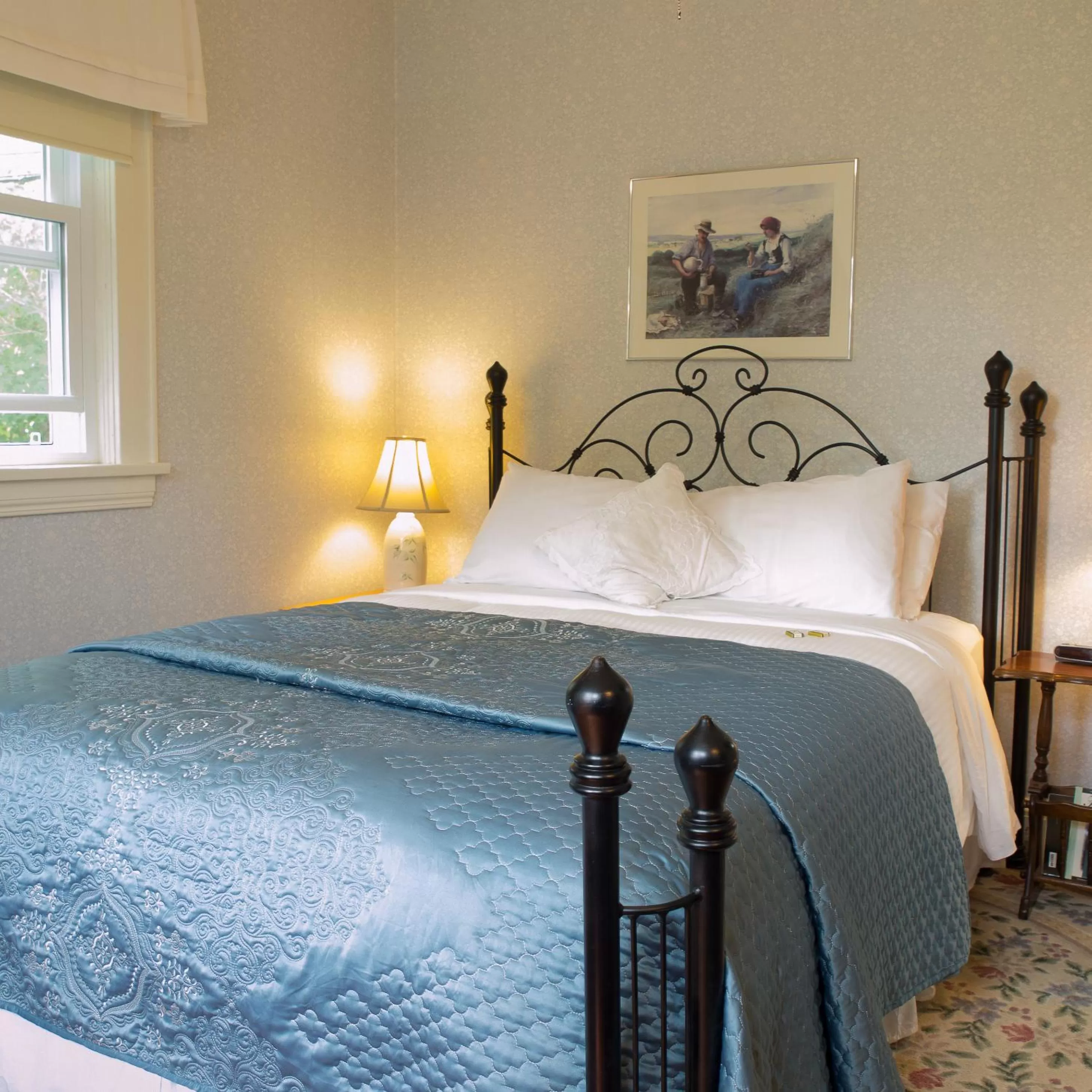 Bed in Farmhouse Inn B&B