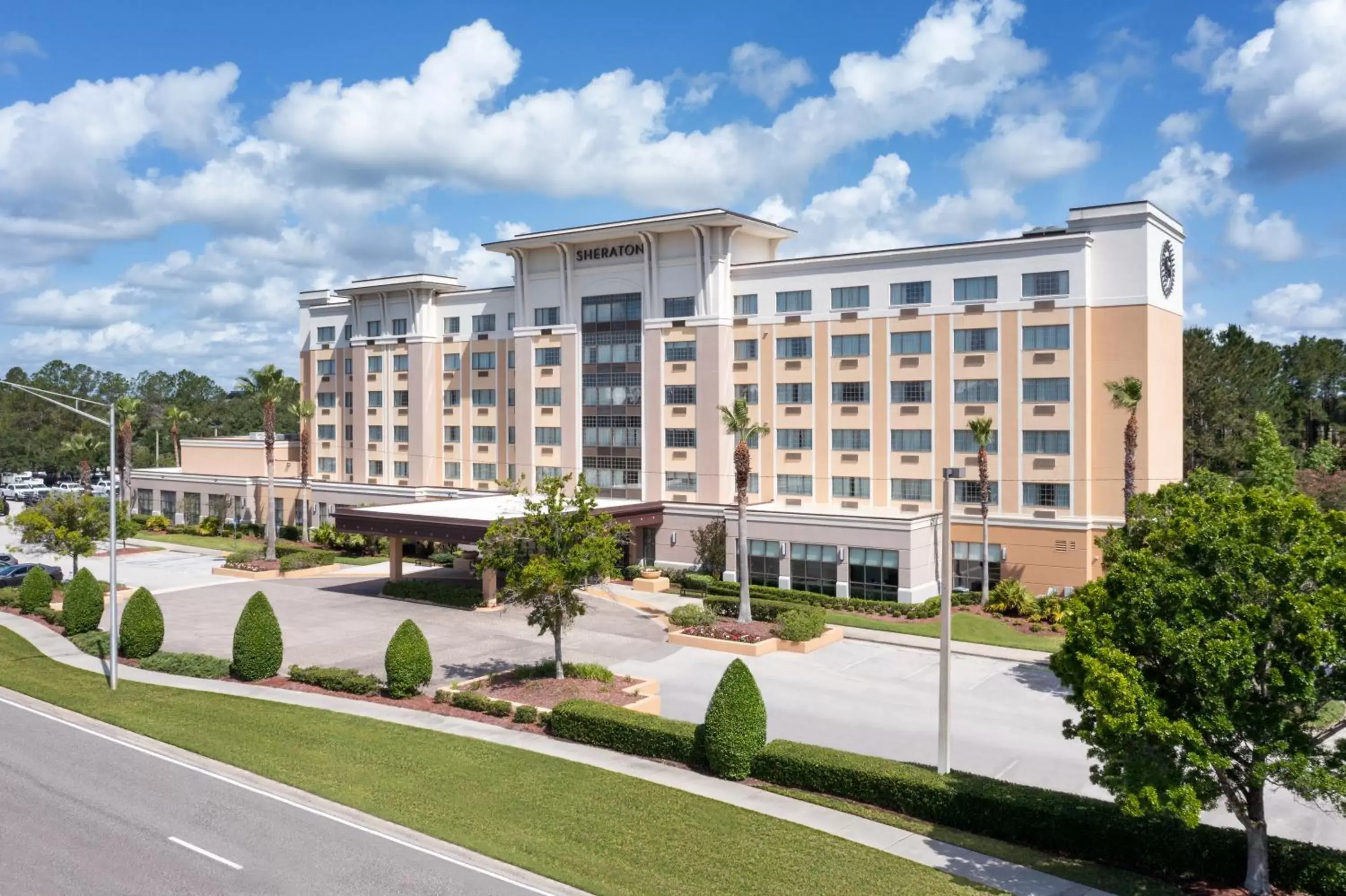 Property Building in Sheraton Jacksonville Hotel