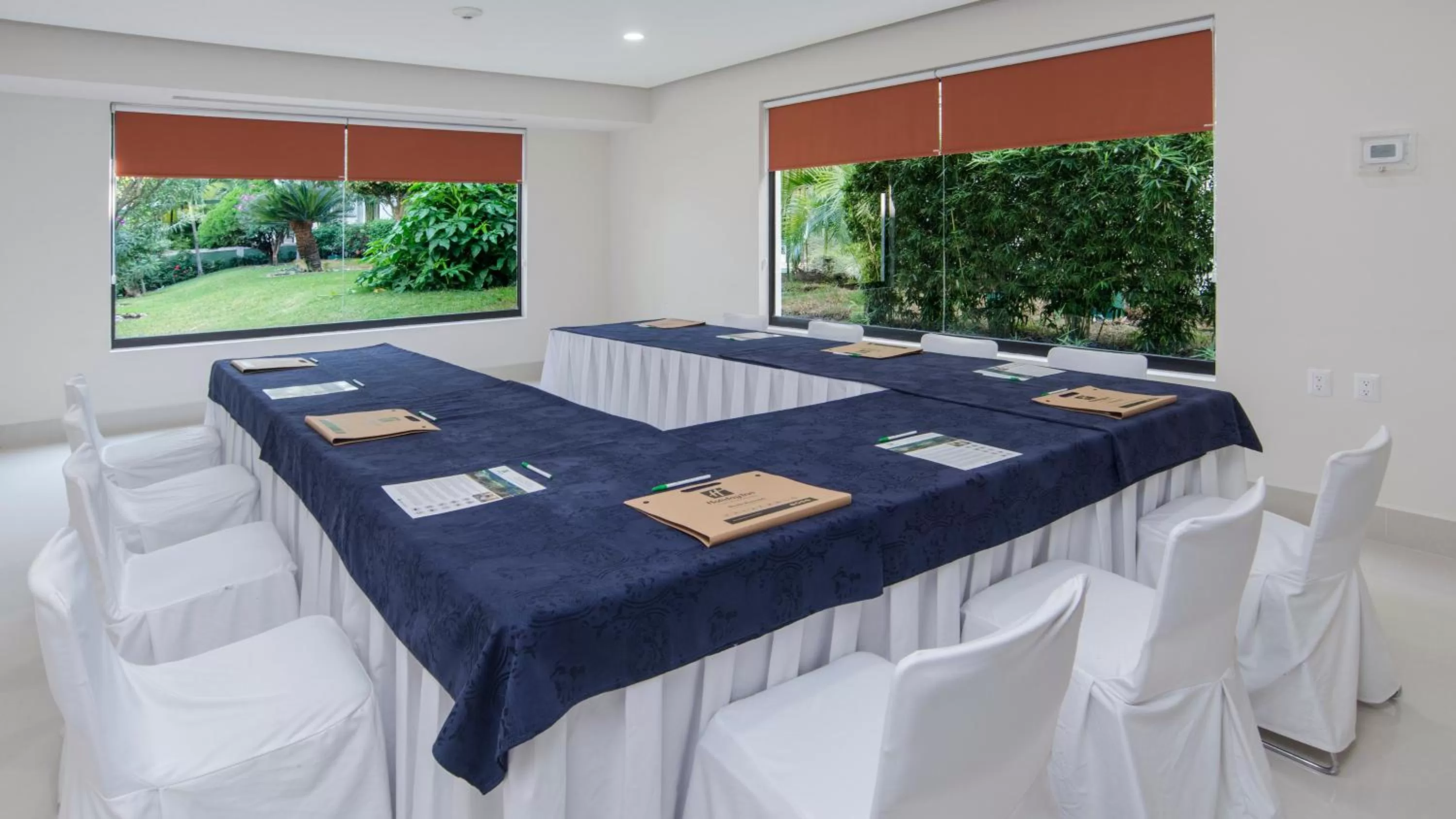 Meeting/conference room in Holiday Inn Tuxtla Gutierrez by IHG