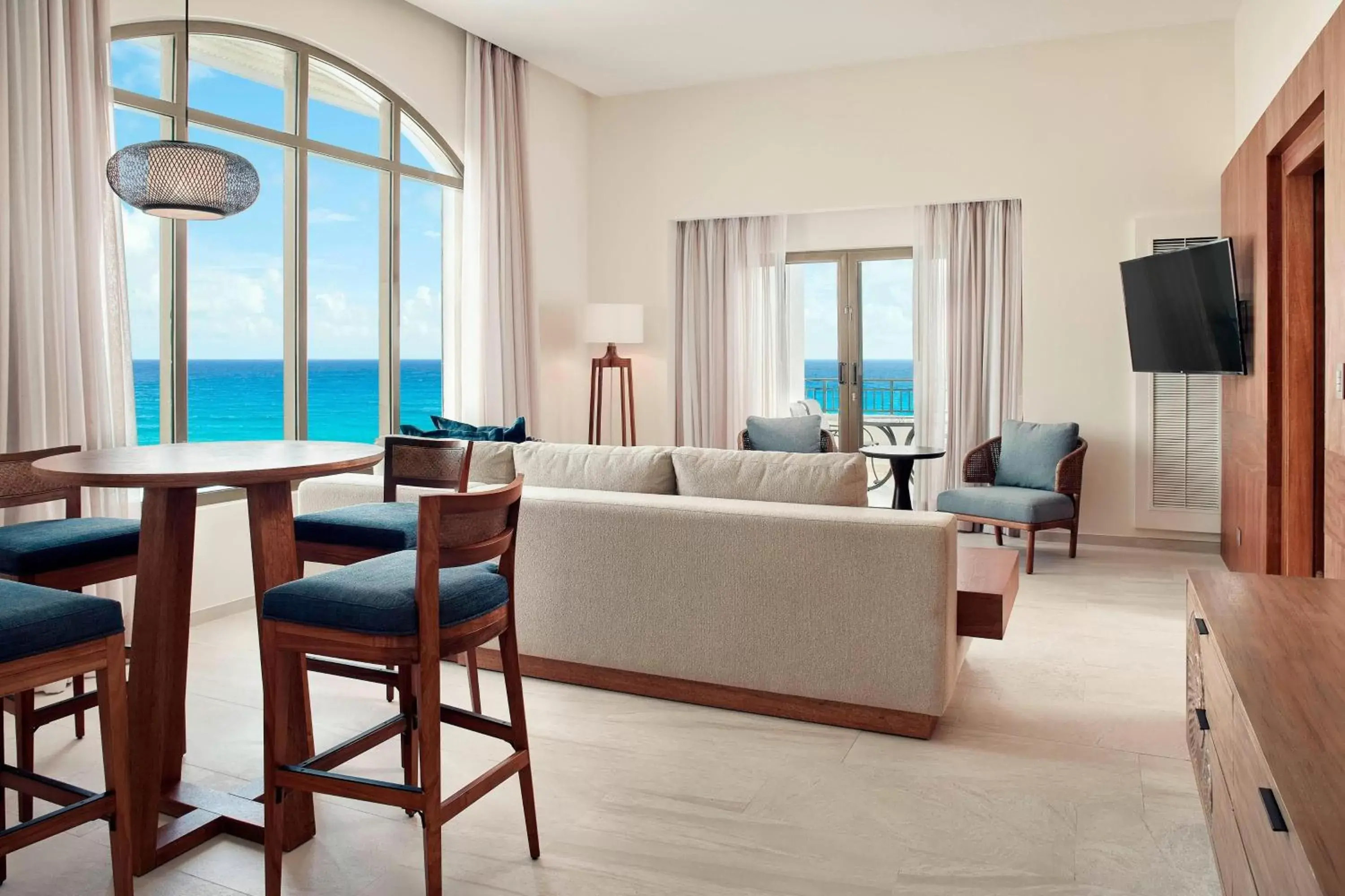Living room, Seating Area in JW Marriott Cancun Resort & Spa