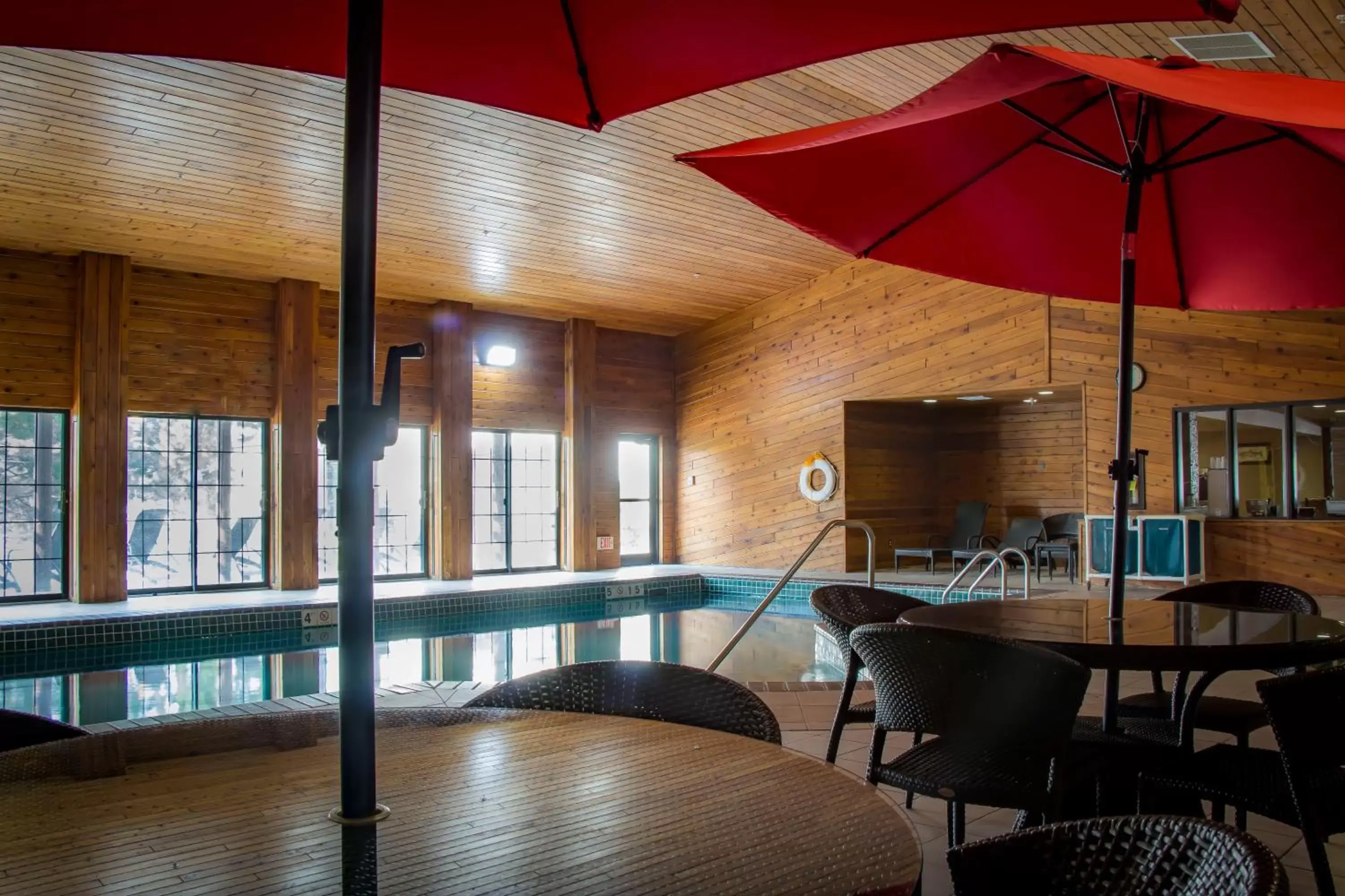 Swimming Pool in Bitterroot River Inn and Conference Center