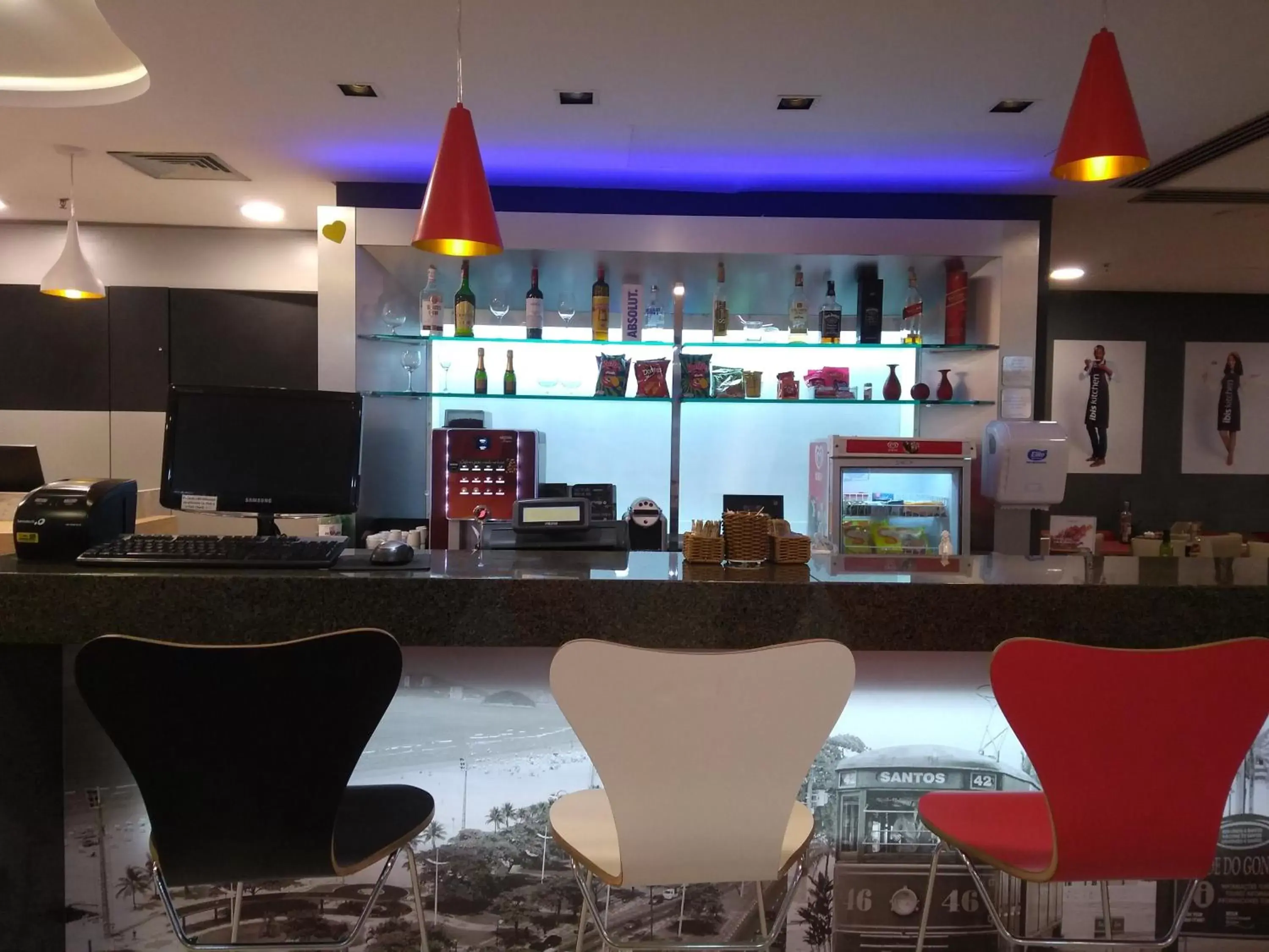 Lounge or bar, Lounge/Bar in ibis Santos Gonzaga Praia