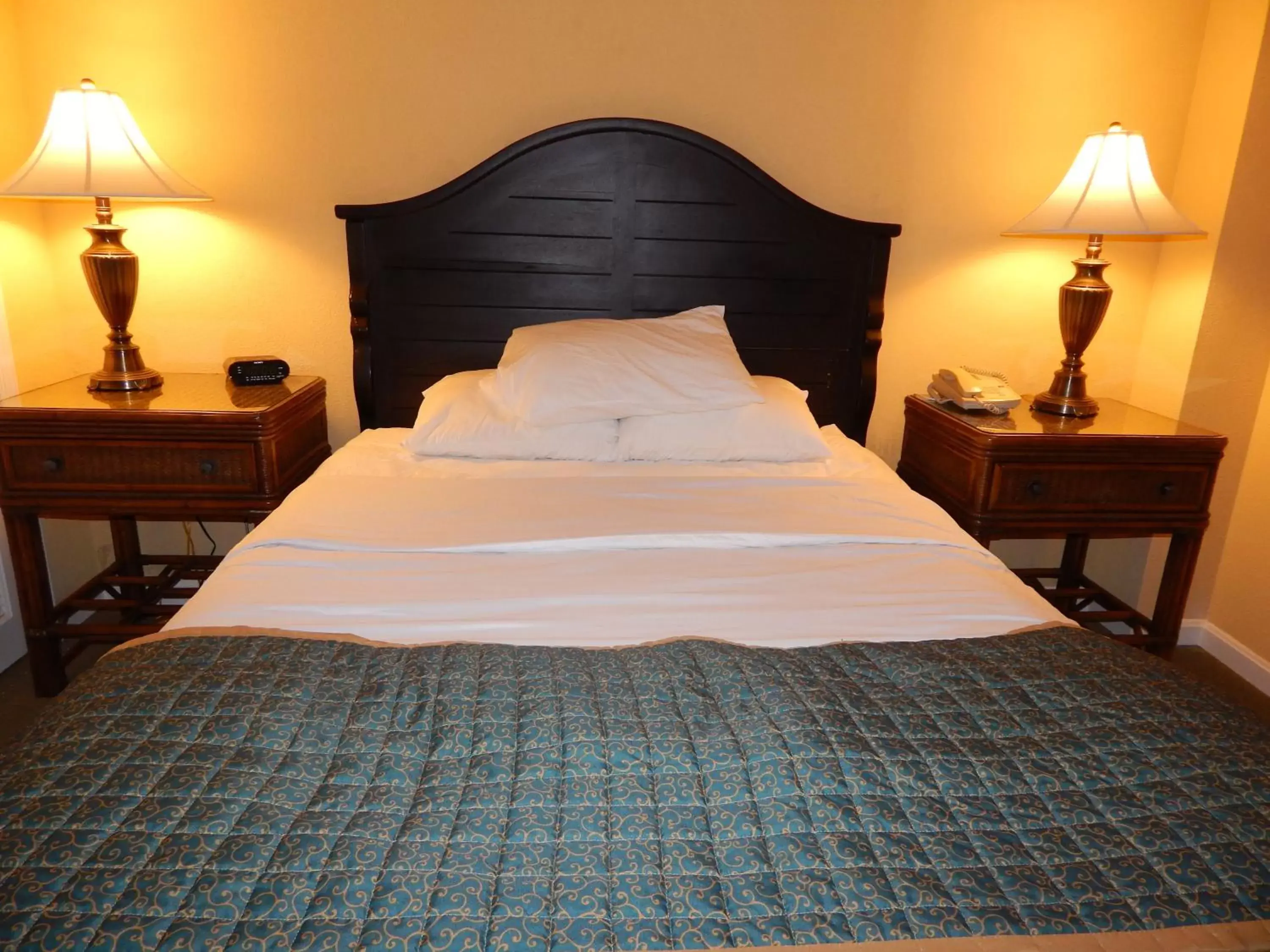 Bed in Coconut Malorie Resort Ocean City a Ramada by Wyndham