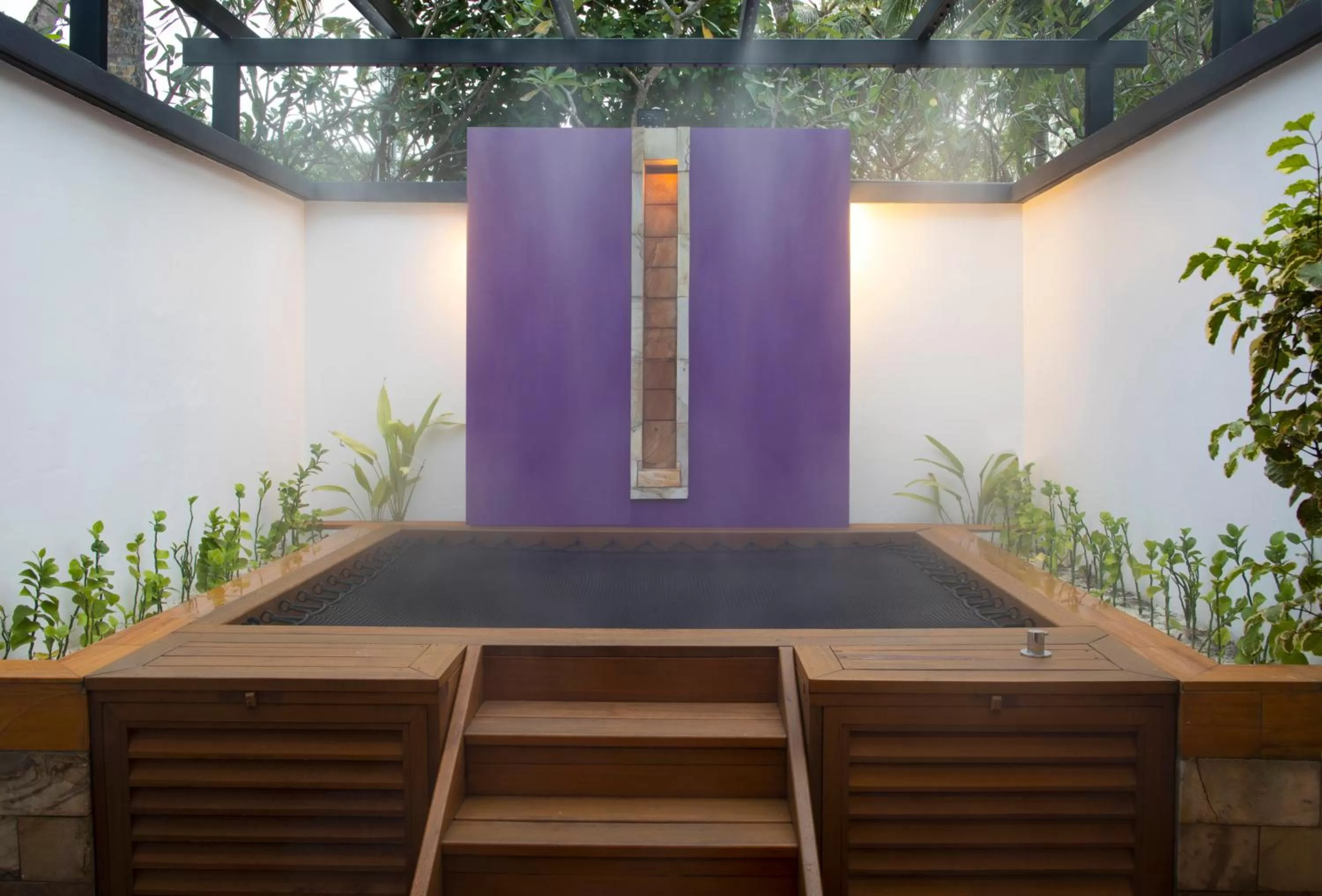 Open Air Bath in Dhawa Ihuru