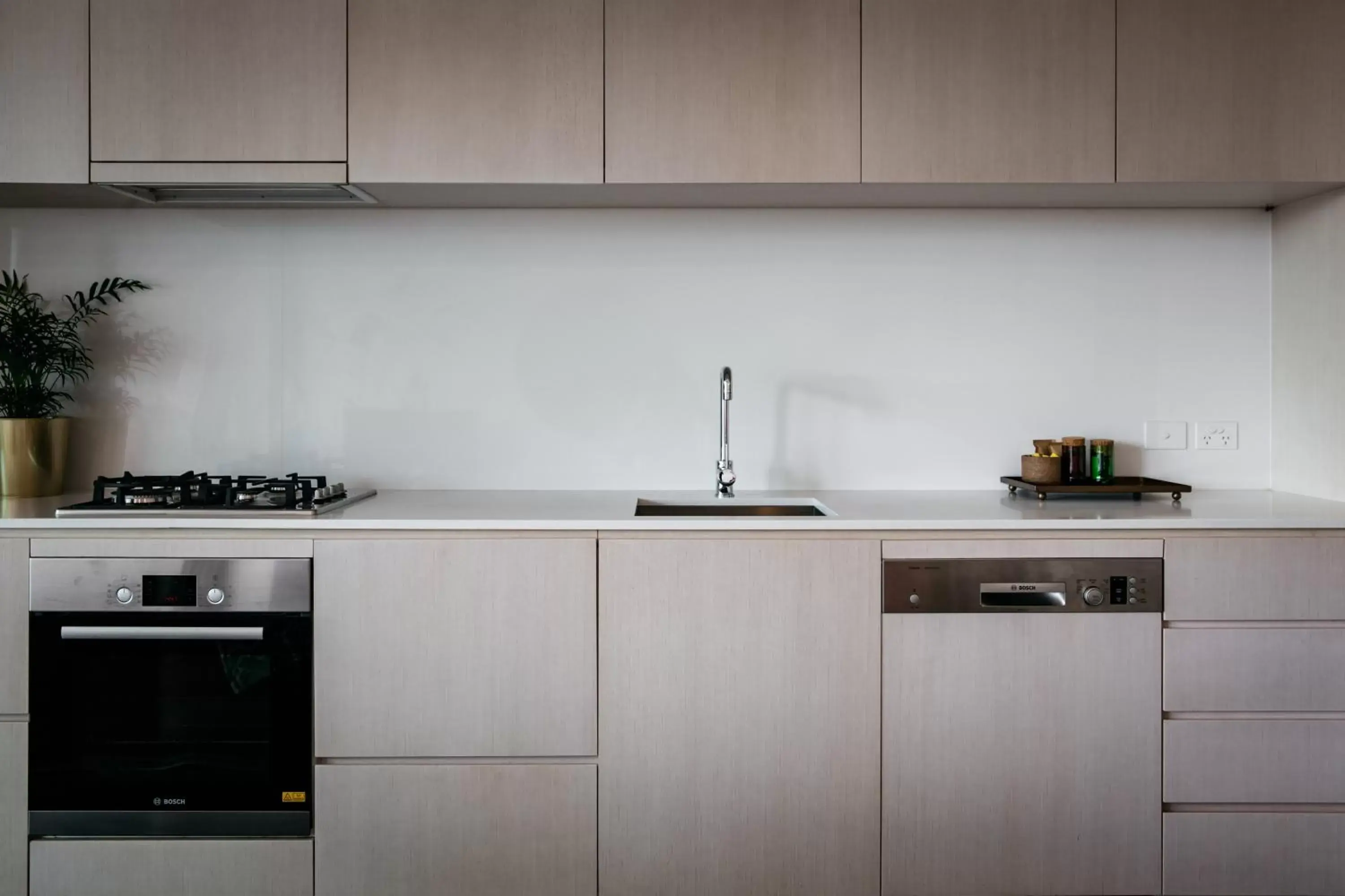 Kitchen or kitchenette, Kitchen/Kitchenette in Nishi Apartments Eco Living by Ovolo