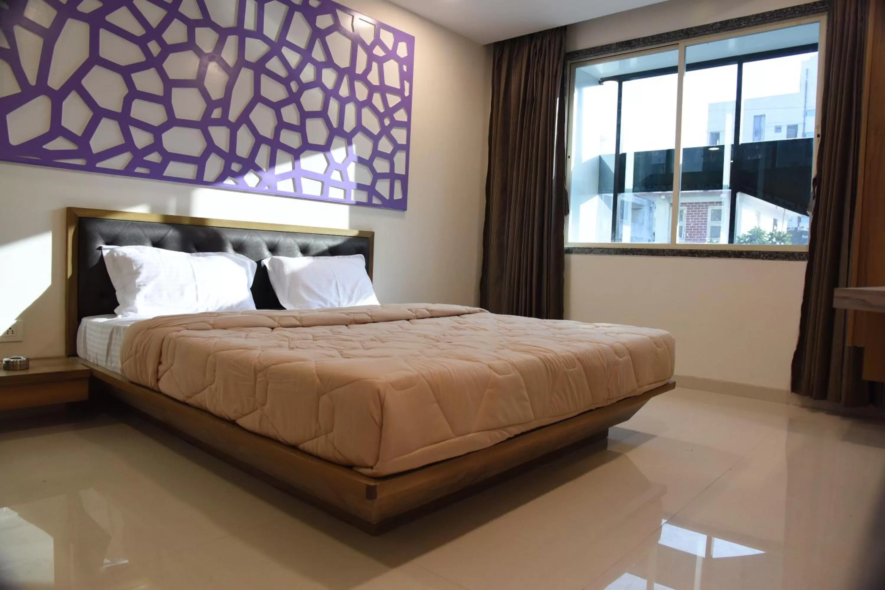 Photo of the whole room, Bed in The Pacific Hotel